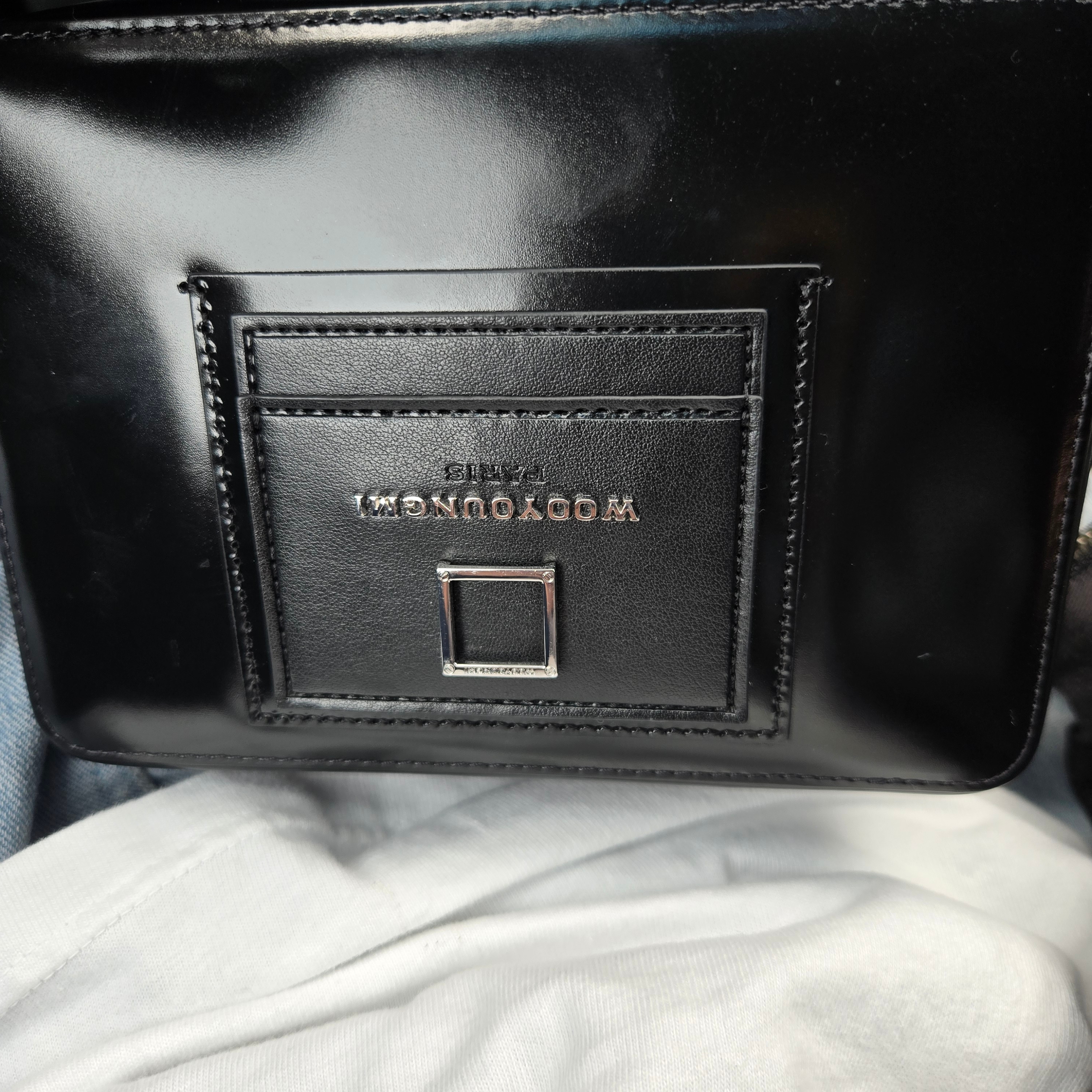 Wooyoungmi Square Mini Bag Black 착용 스타일 - 4