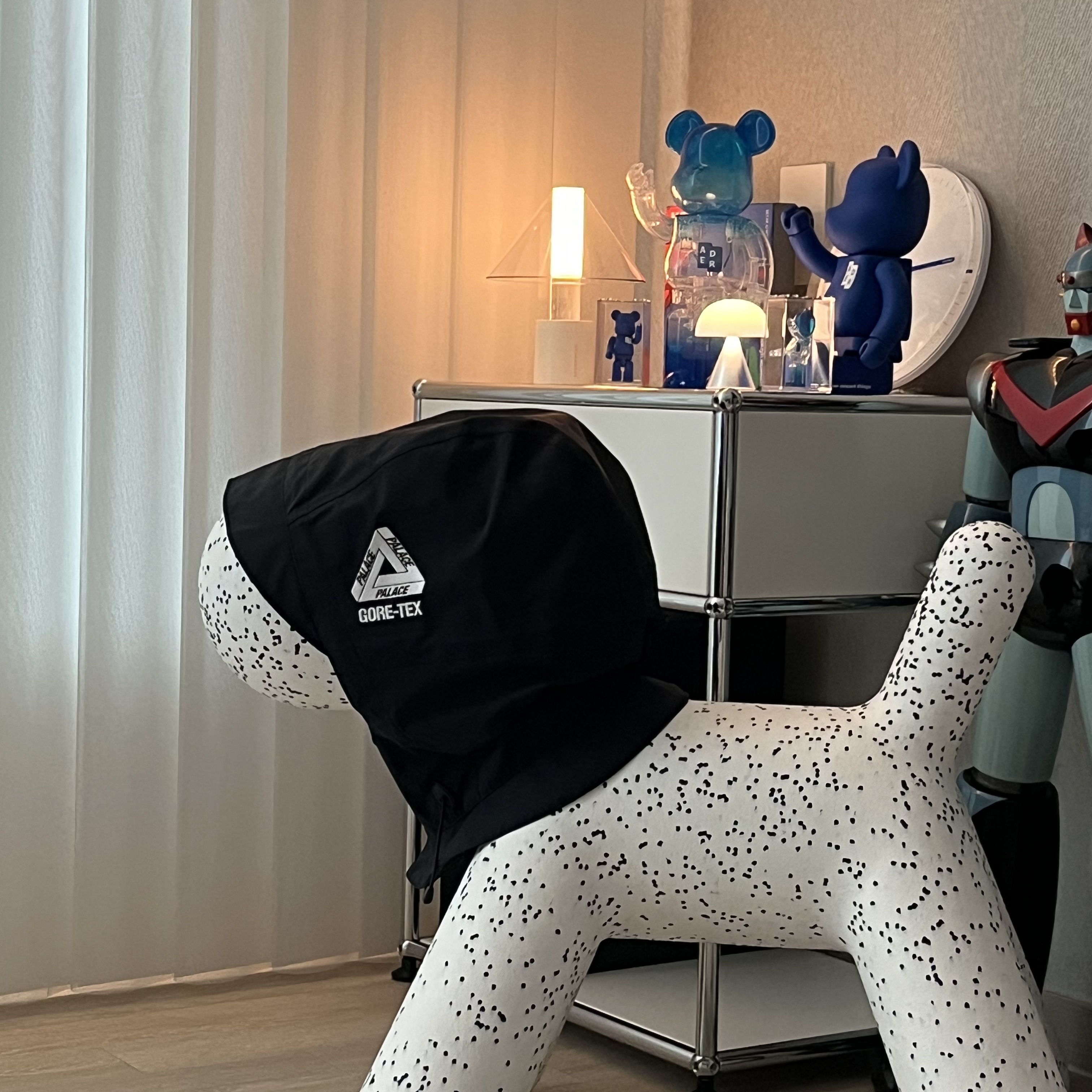 Palace Gore-Tex 3L Showerman Hood Black - 25SS, Bearbrick x Ader Error 2nd 400% 착용 스타일 - 2