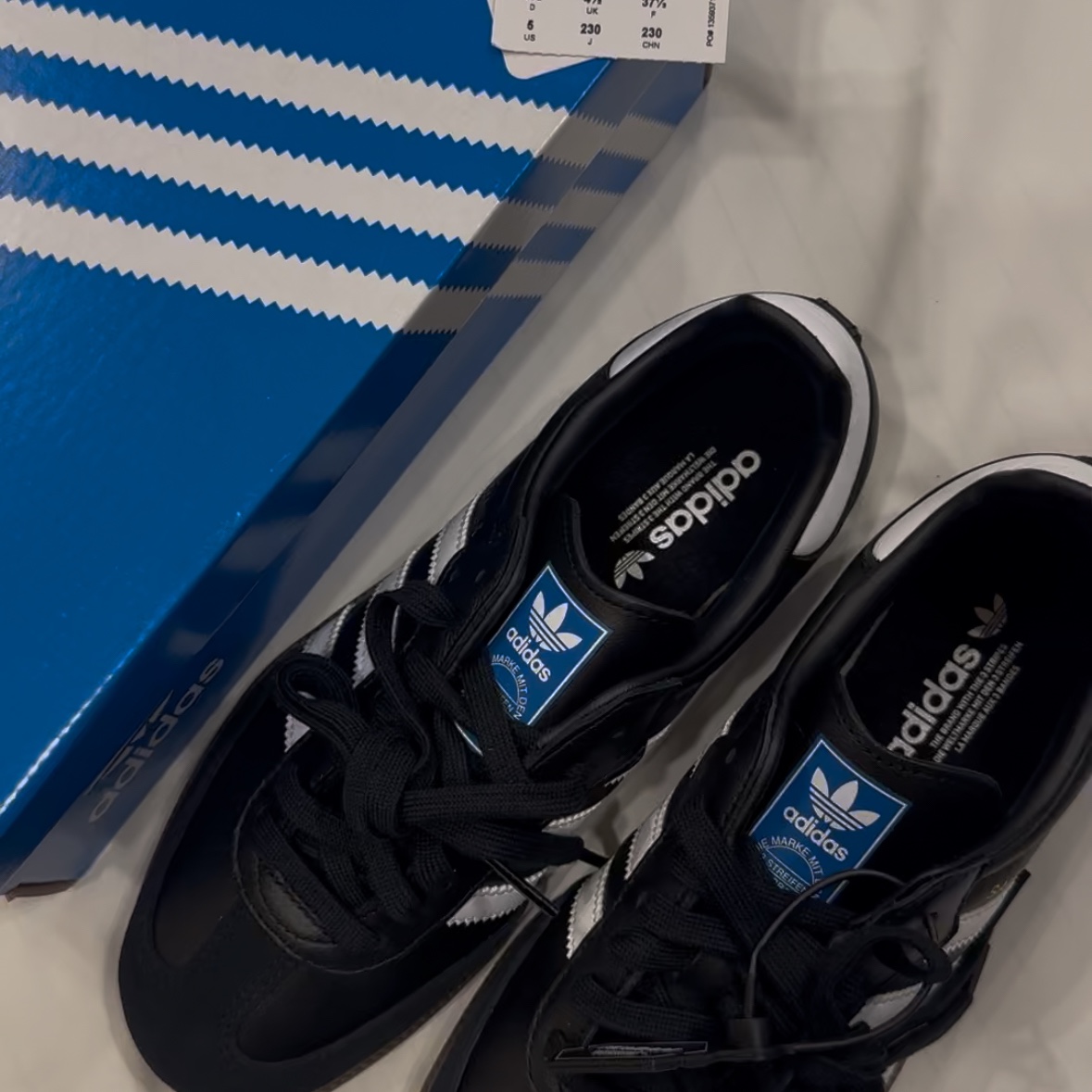 Adidas Samba OG Black White Gum 착용 스타일 - 2