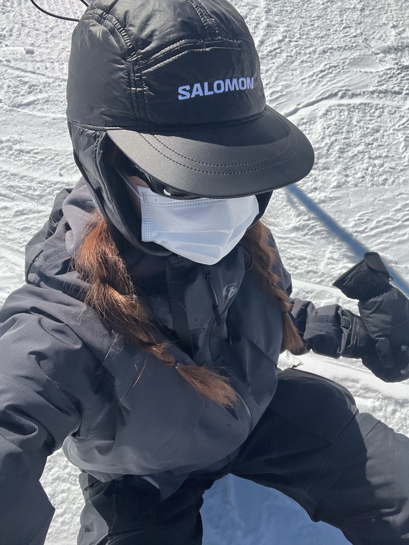 Sansan Gear Wind Shielded Jacket Black - 24SS, Salomon Thermo Trapper Hat Black 착용 스타일