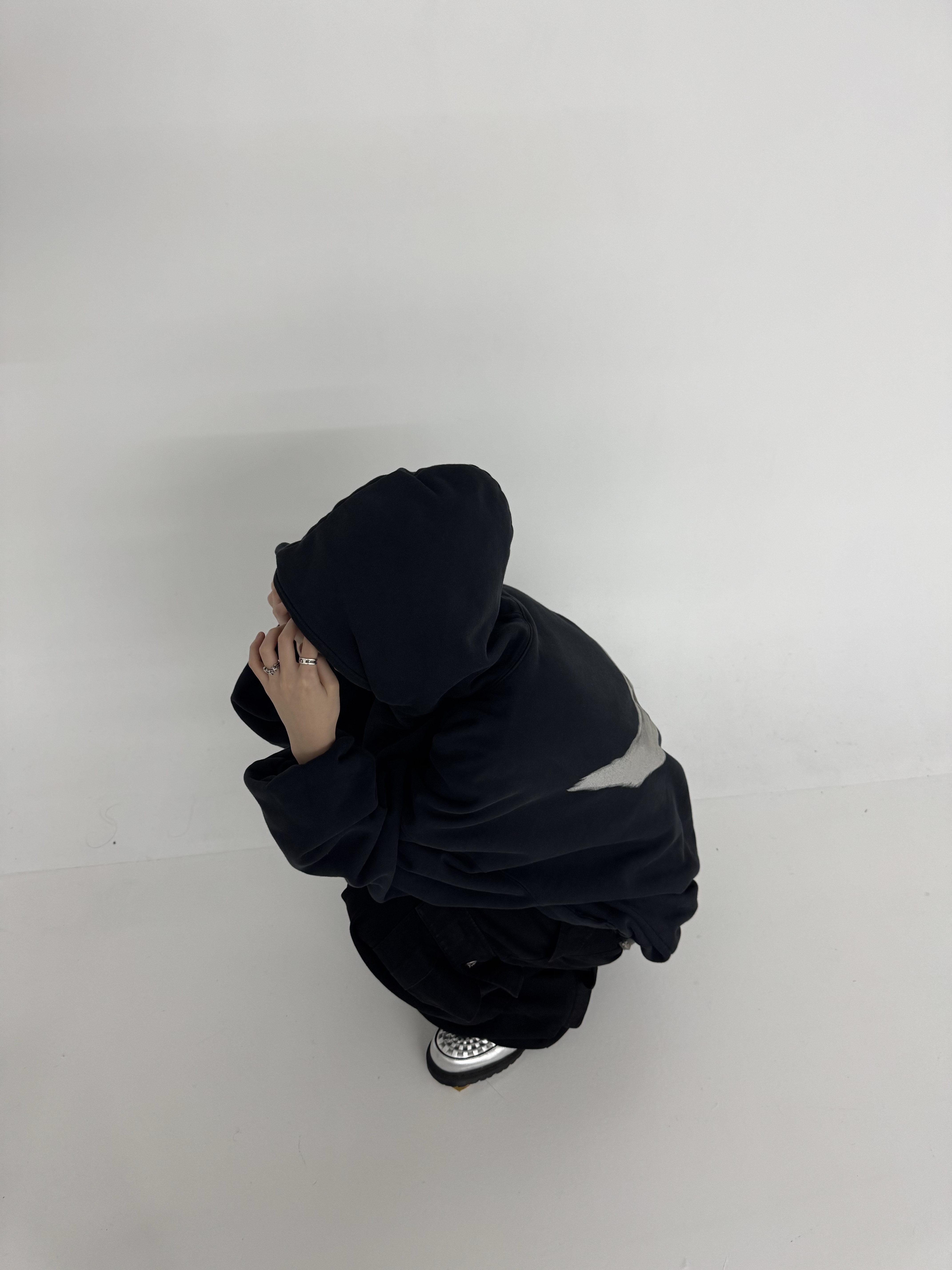 (W) Jordan x Travis Scott Leather Jacket Archaeo Brown - Asia, Yeezy YZY Zip-Up Hoodie Black 착용 스타일 - 3