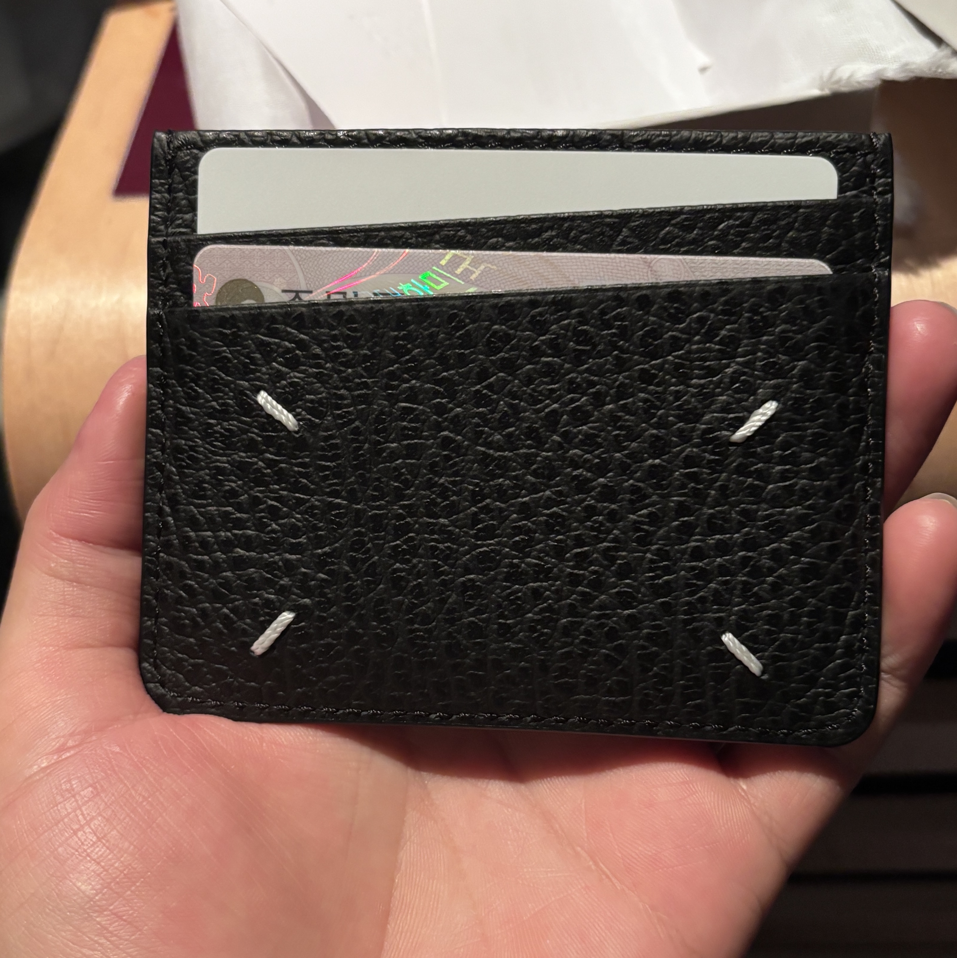 Maison Margiela Stitch Card Holder Black 착용 스타일