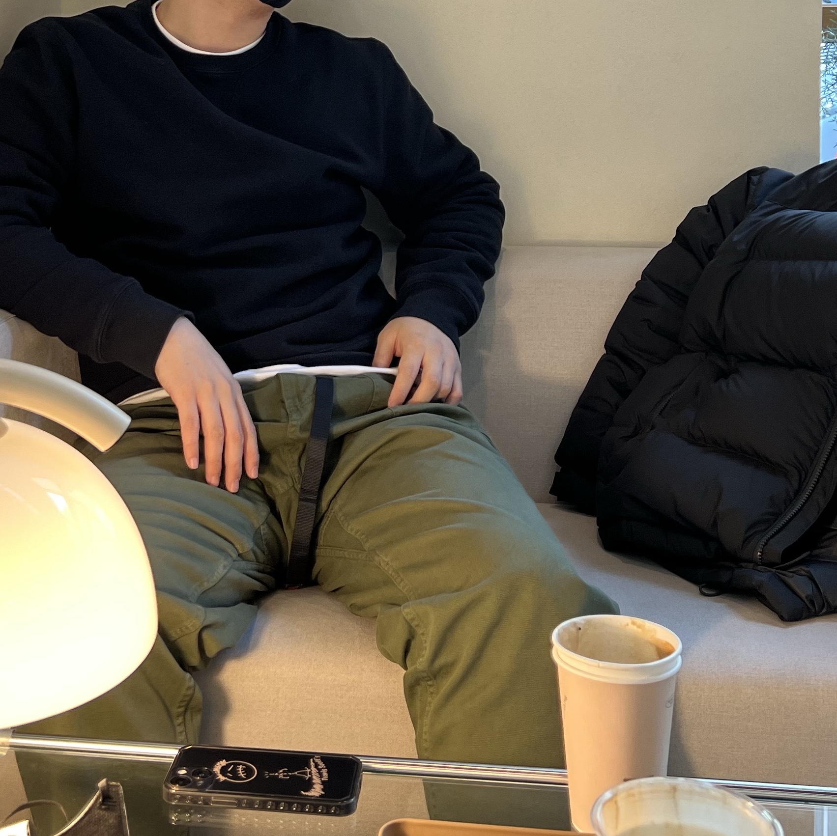 The North Face 1992 Nuptse Jacket Charcoal 착용 스타일