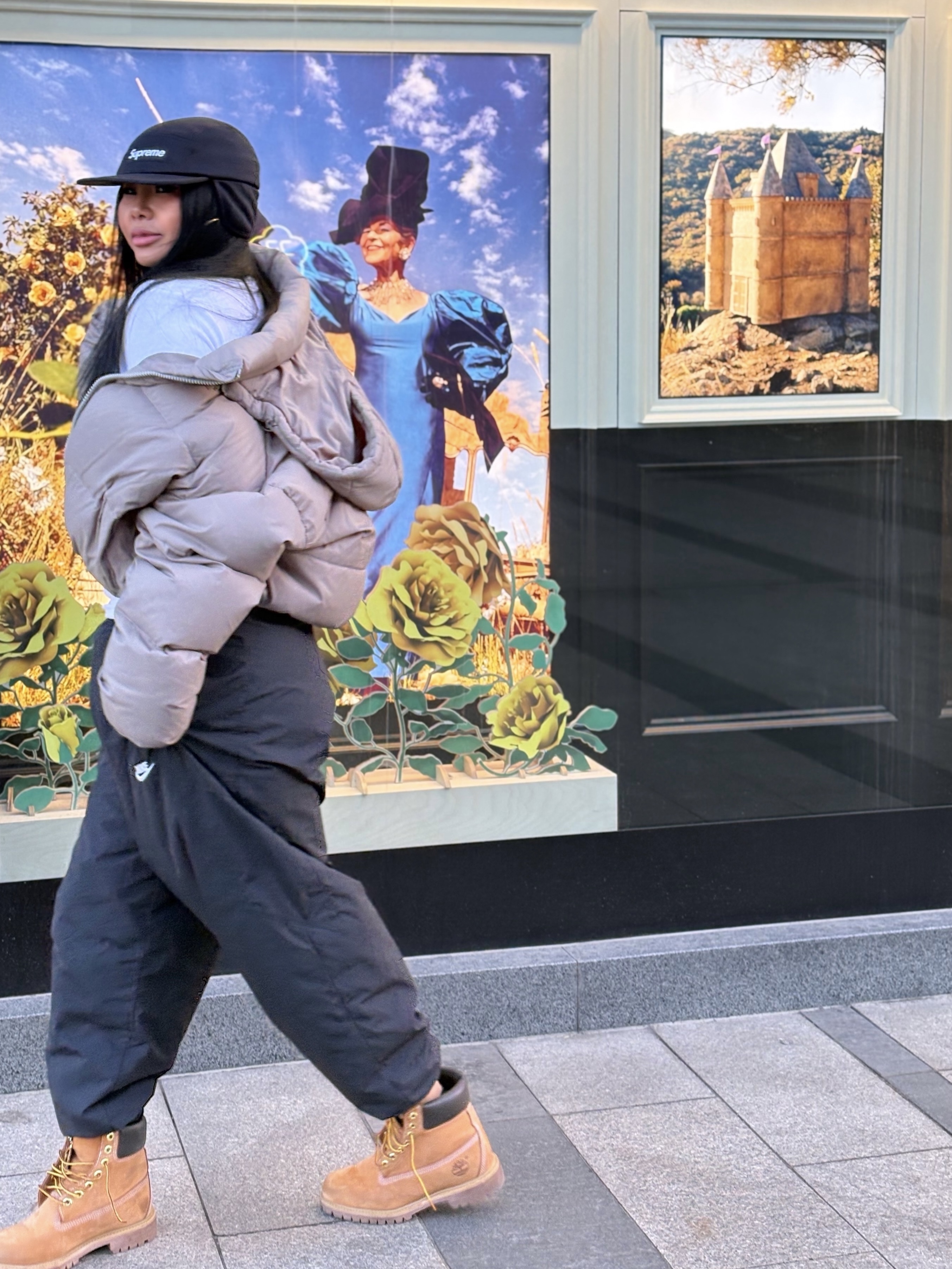 슈프림 윈드스토퍼 이어플랩 캠프캡 블랙 - 24FW, (W) 팀버랜드 6인치 프리미엄 워터프루프 부츠 위트 누벅 - 와이드 착용 스타일 - 1