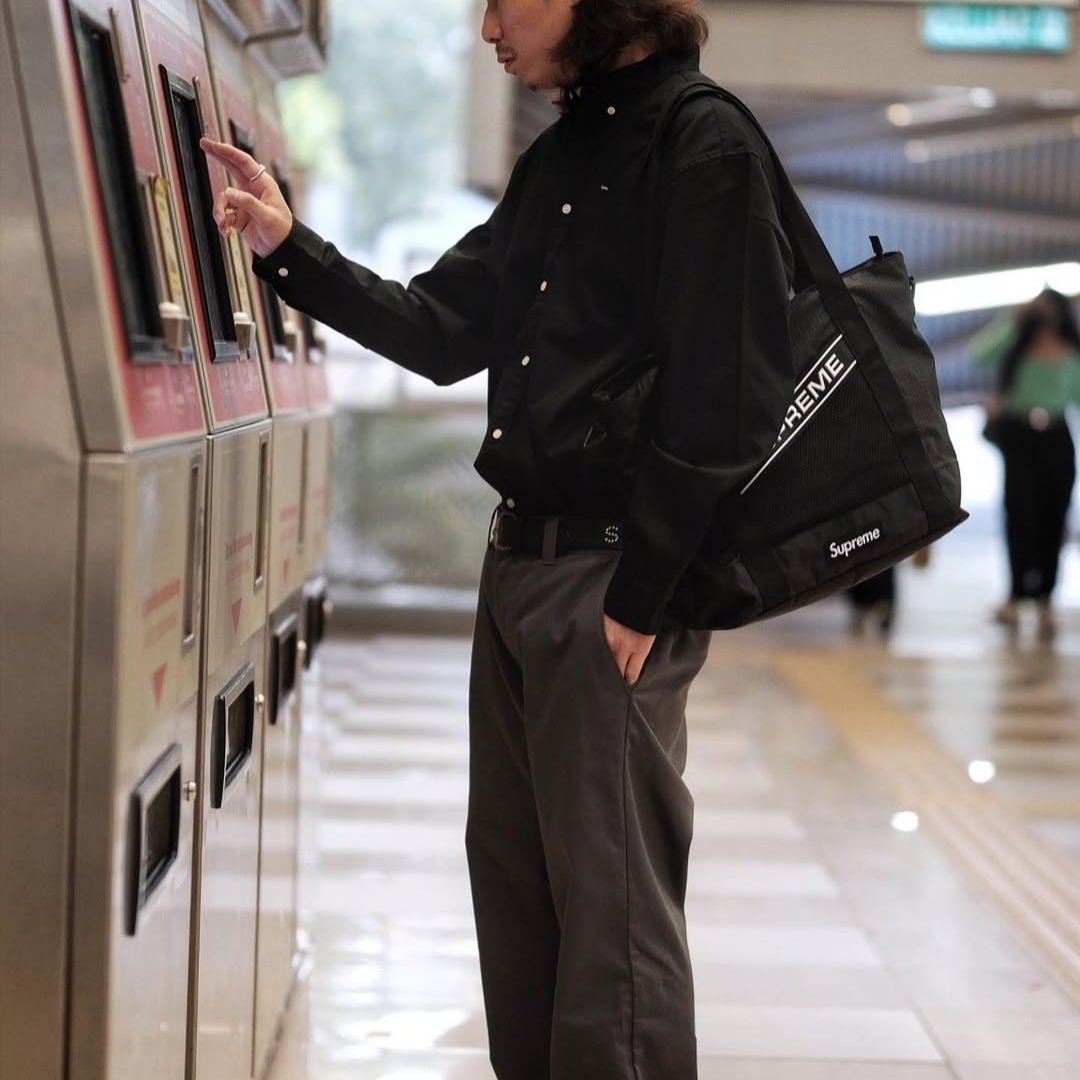 Supreme Small Box Shirt Black - 24FW 착용 스타일