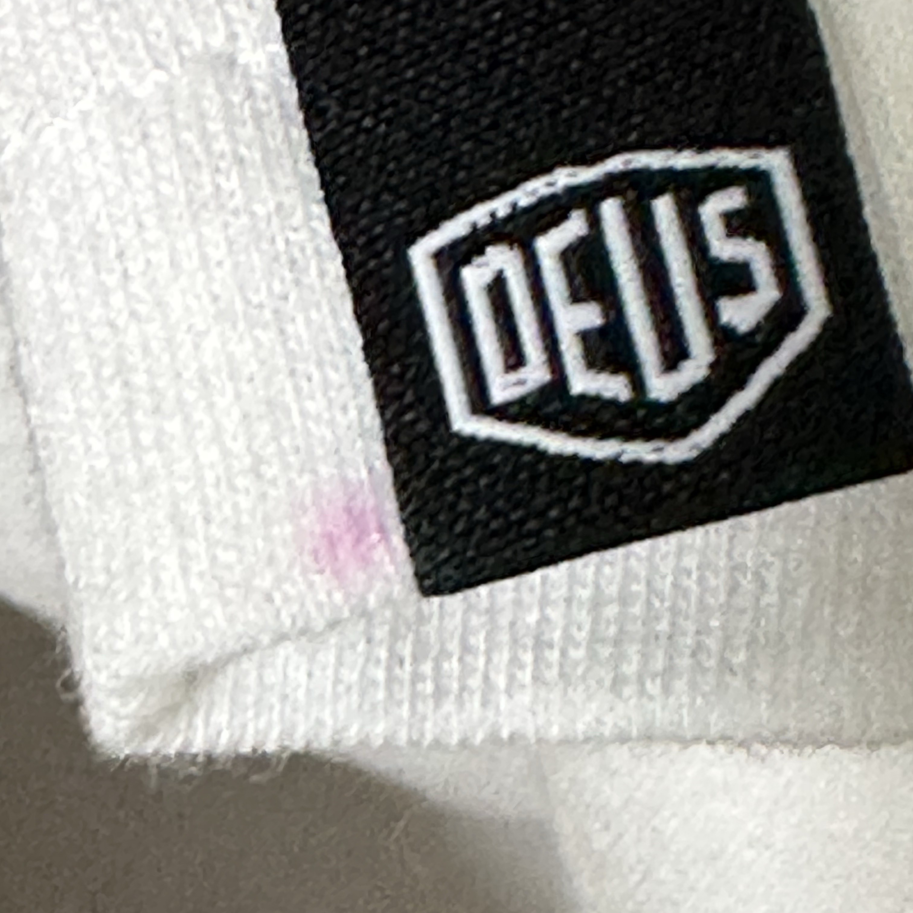 (Kids) Deus Ex Machina College Seongsu T-Shirt White Midnight Blue 착용 스타일