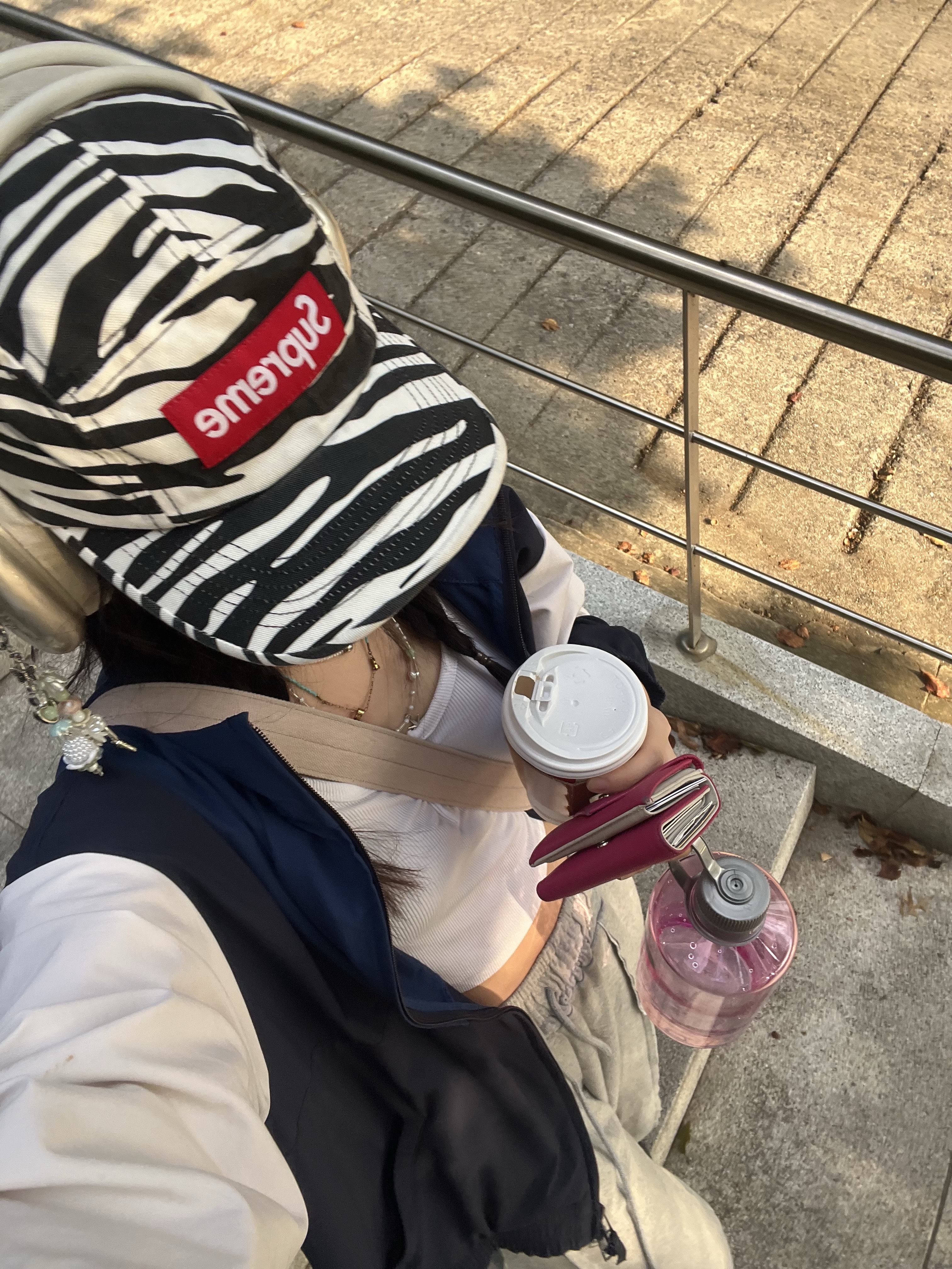 Supreme Washed Chino Twill Camp Cap Zebra - 22FW 착용 스타일 - 2