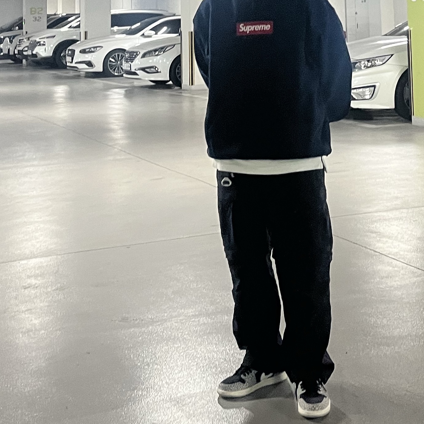 Supreme Box Logo Hooded Sweatshirt Navy - 24FW, Jordan 1 Retro Low OG Black Cement 착용 스타일