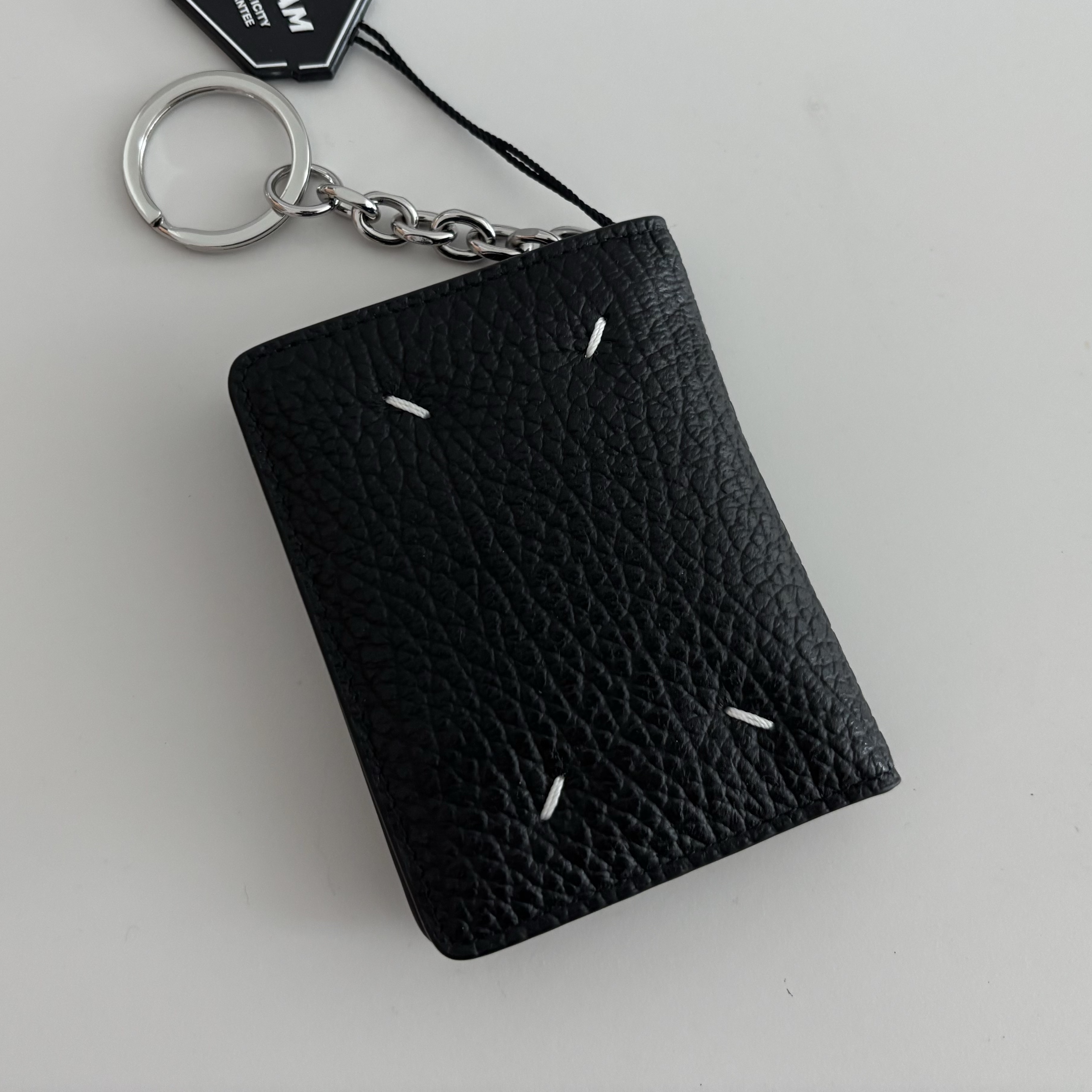 Maison Margiela Keyring Wallet Black 착용 스타일