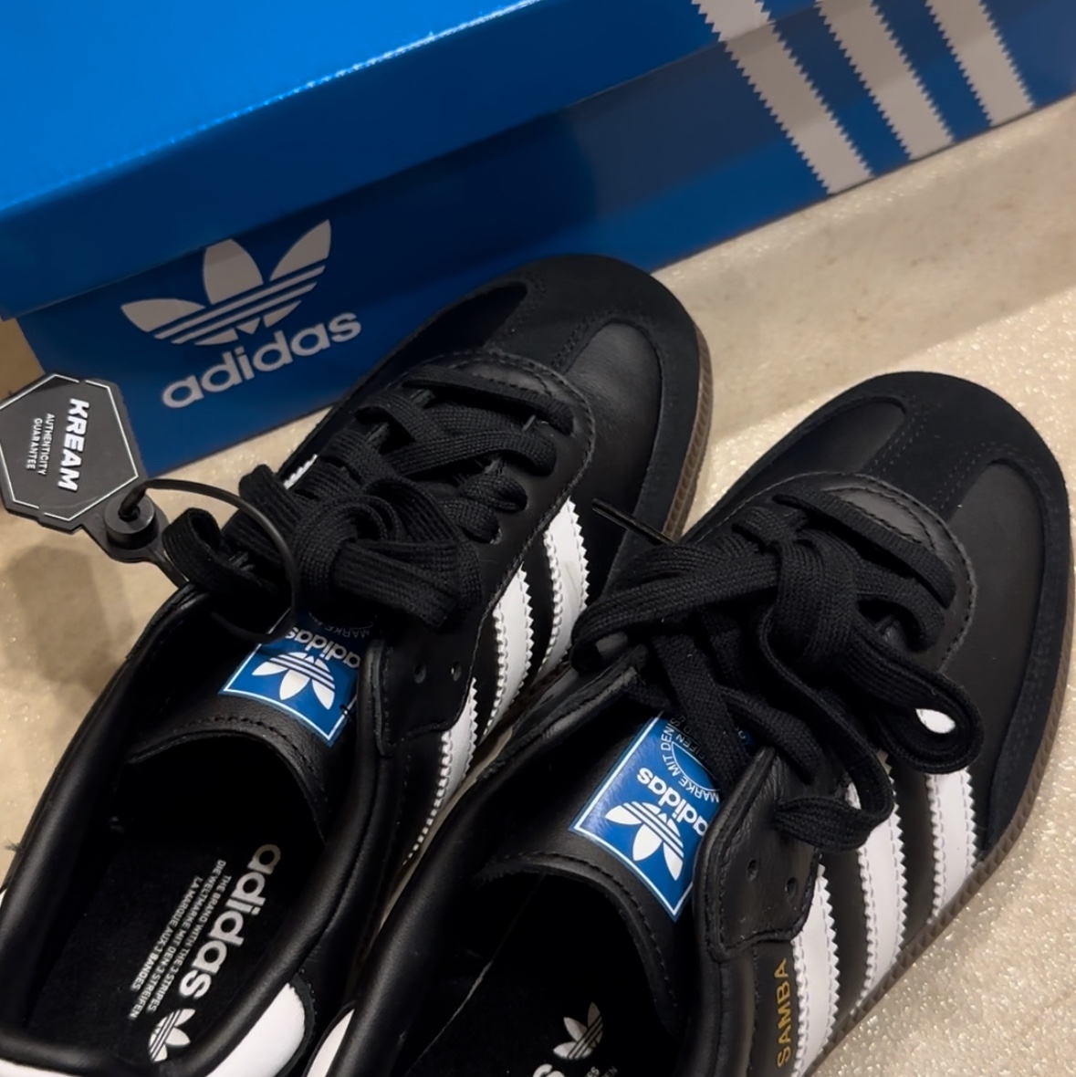 Adidas Samba OG Black White Gum 착용 스타일 - 1