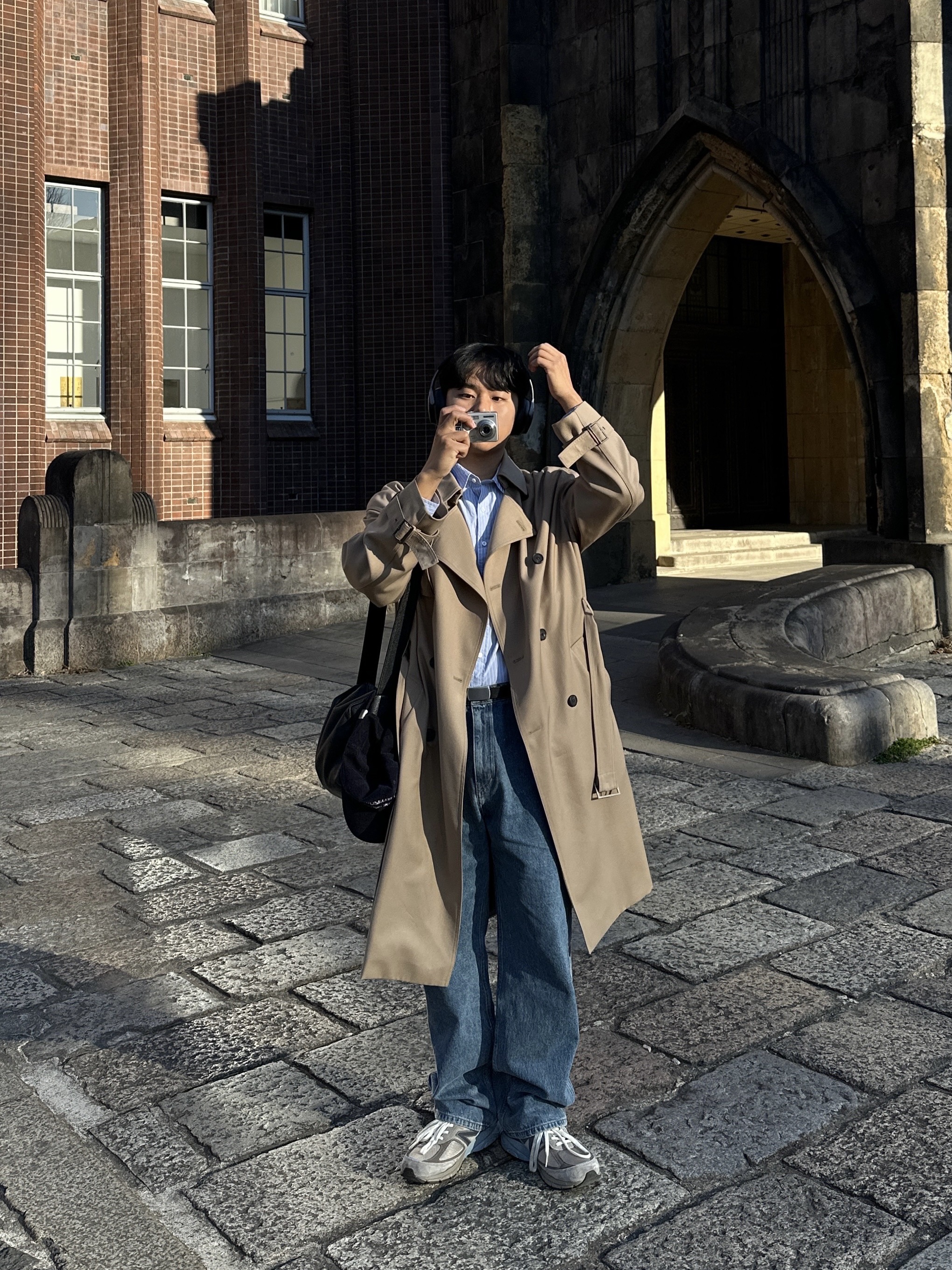 BOSE QC Ultra Black (Korean Ver.), Amomento Mens Recycle Cotton Denim Mid Blue - 24FW 착용 스타일 - 5