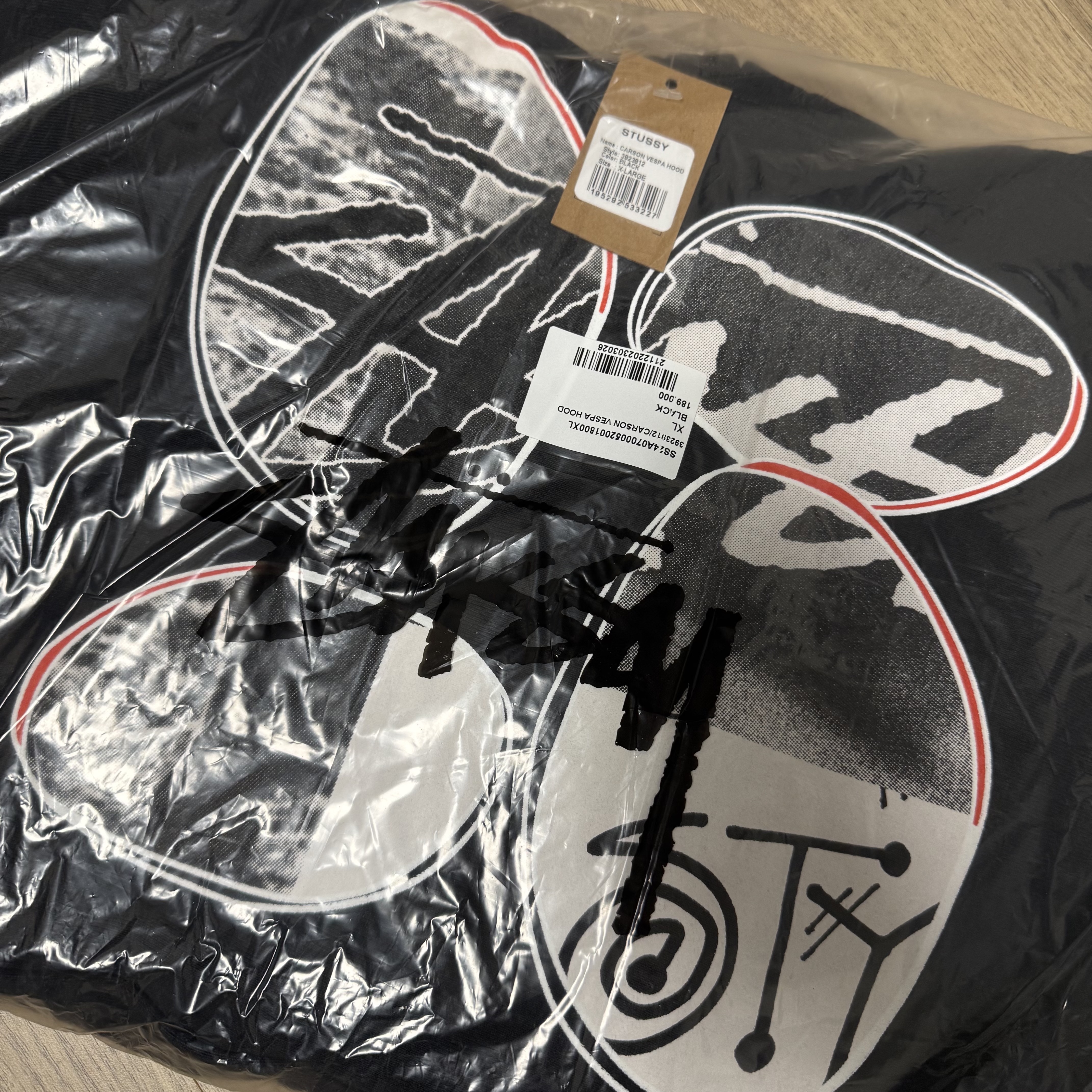 Stussy David Carson Vespa Hoodie Black 착용 스타일