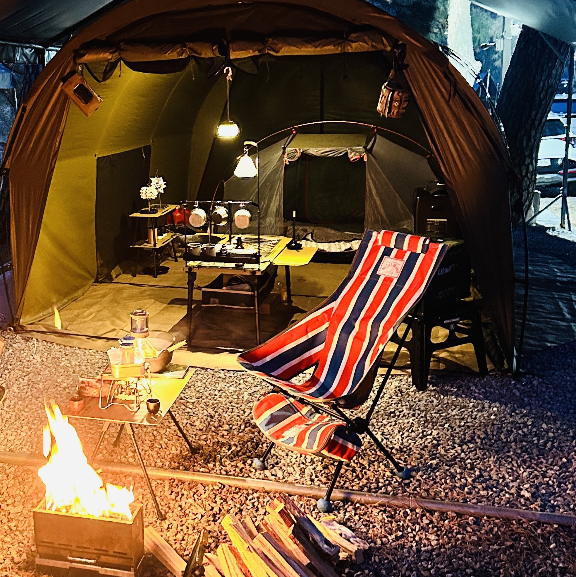 Helinox x Natal Design Sunset Chair Natal Stripe, Helinox Tactical Field Tunnel 4.35 Roof Coyote Tan 착용 스타일