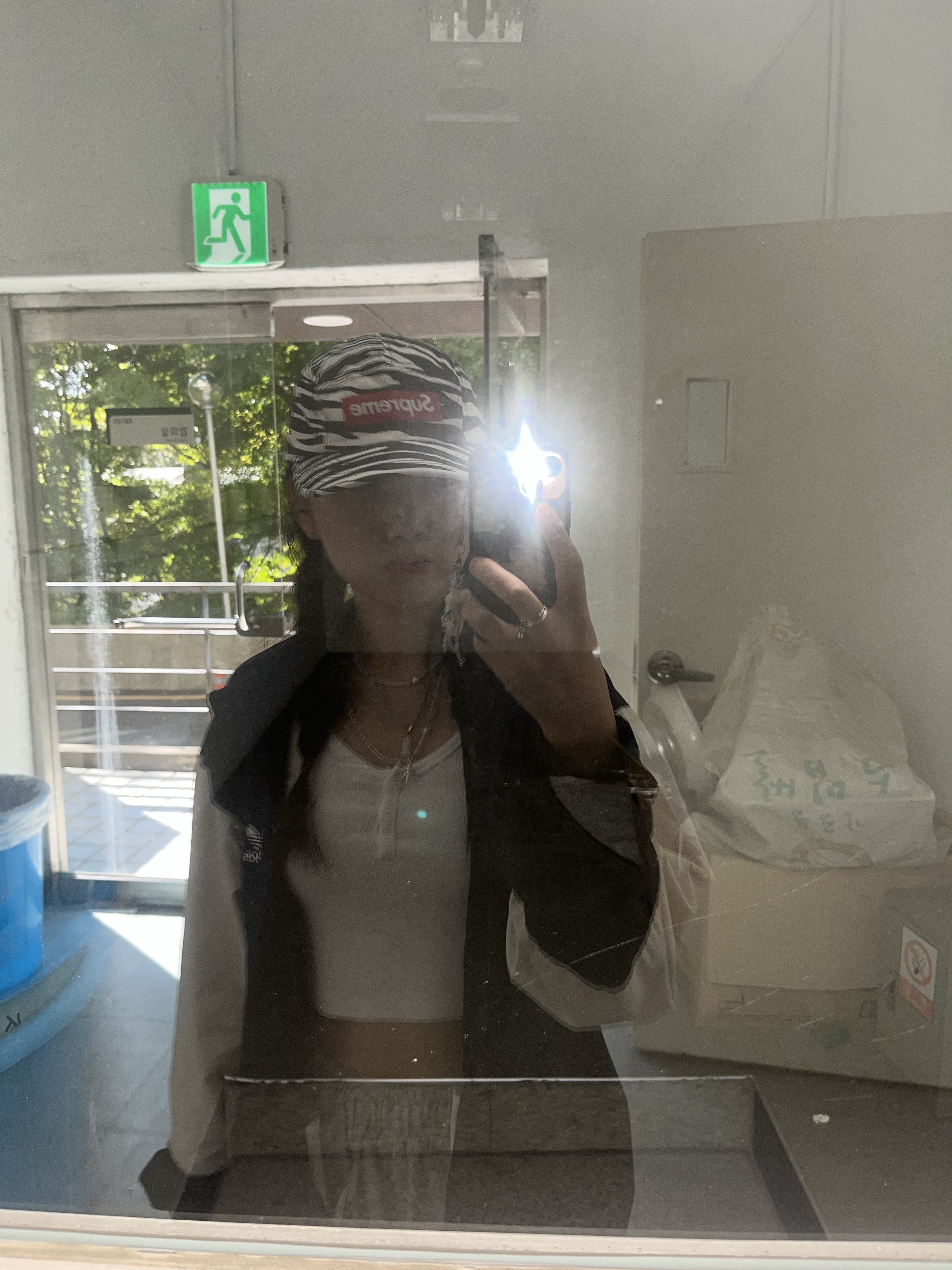 Supreme Washed Chino Twill Camp Cap Zebra - 22FW 착용 스타일 - 3