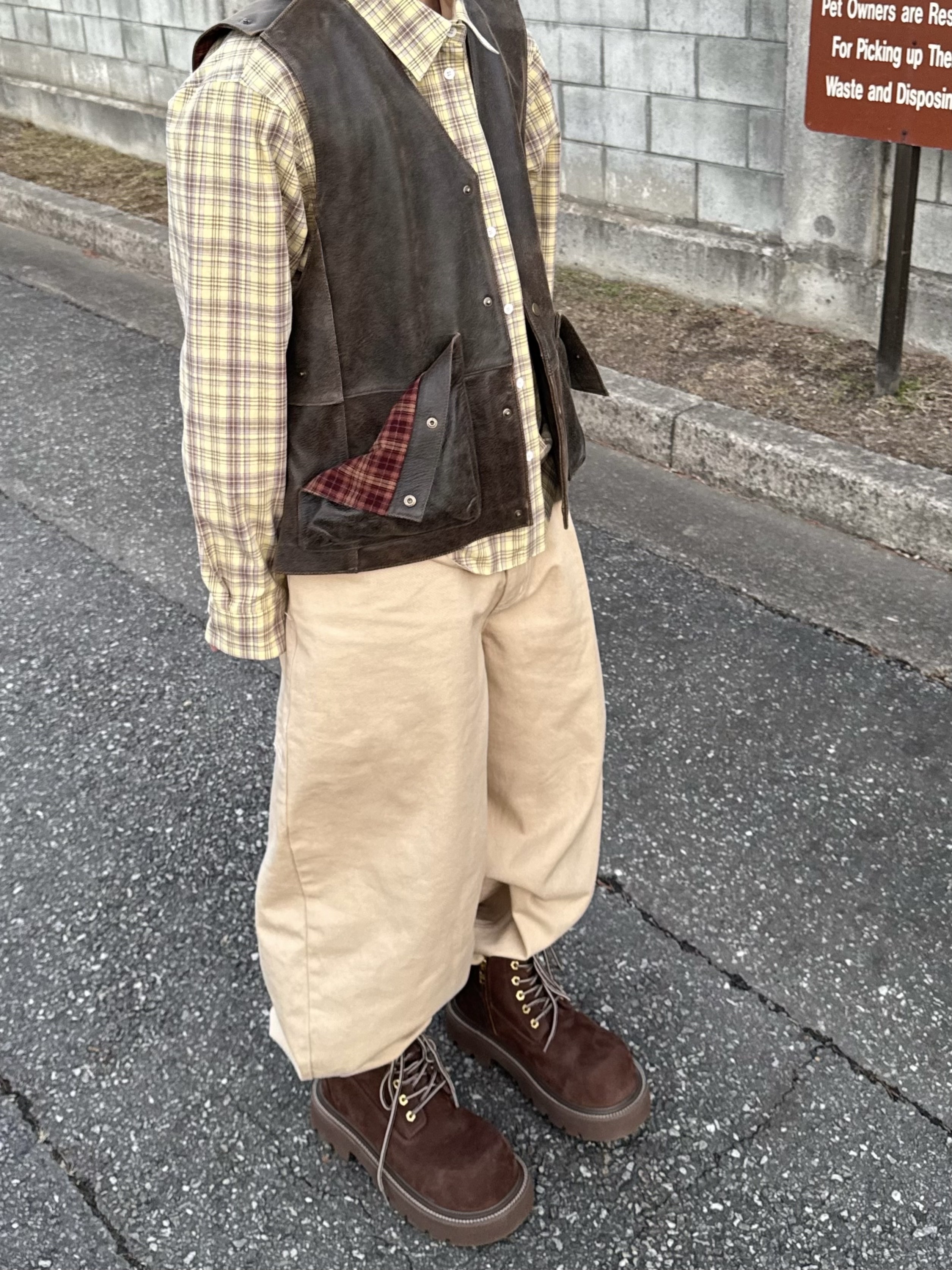YIYAE Inside Out Leather Vest Brown, YIYAE Reversible Shirts Beige Yellow 착용 스타일 - 4