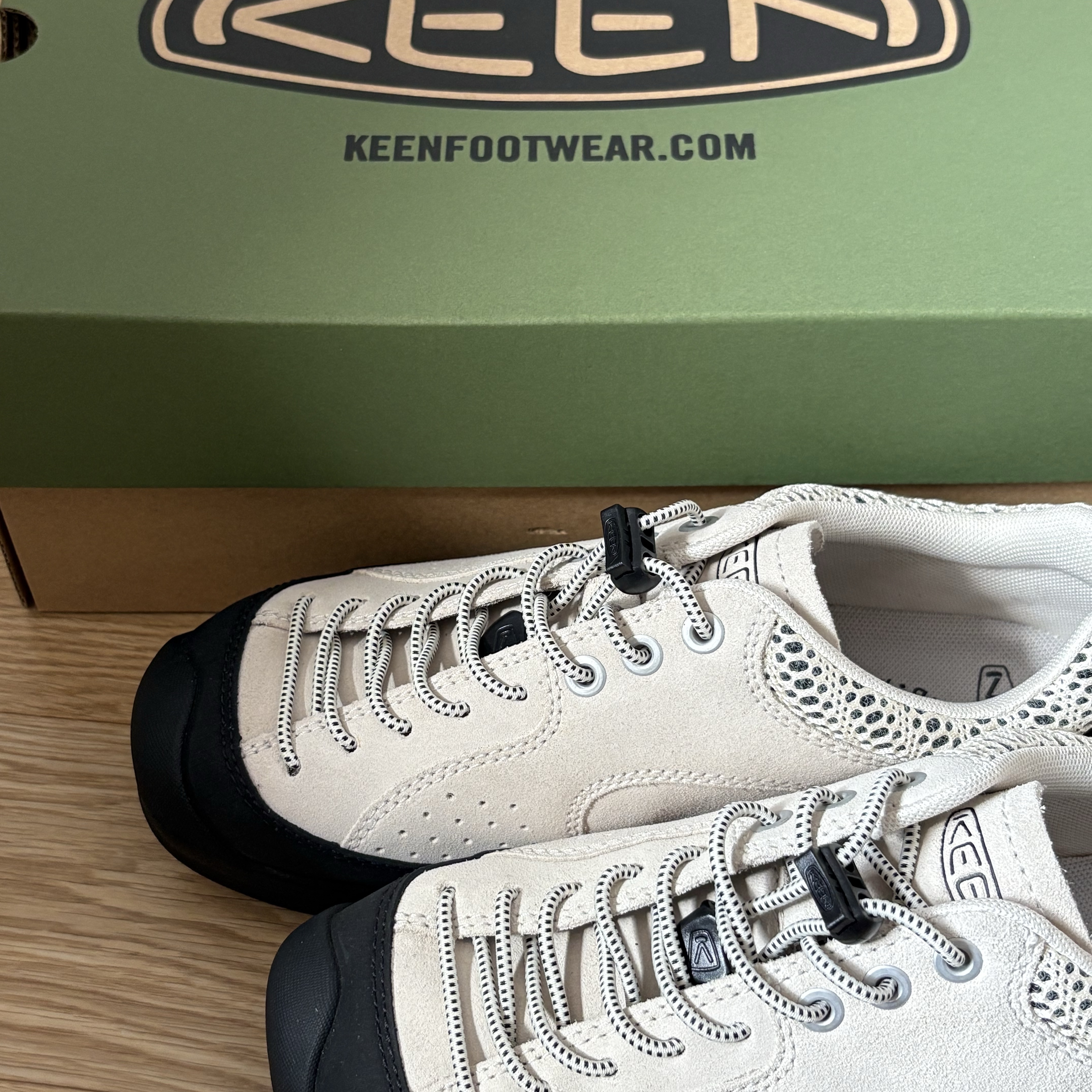 (W) Keen Jasper Rocks SP Sneaker Birch Black 착용 스타일 - 1