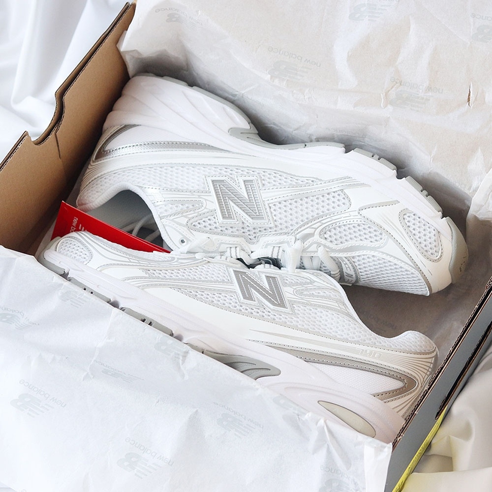 New Balance 740v2 White Silver Metallic 착용 스타일 - 4
