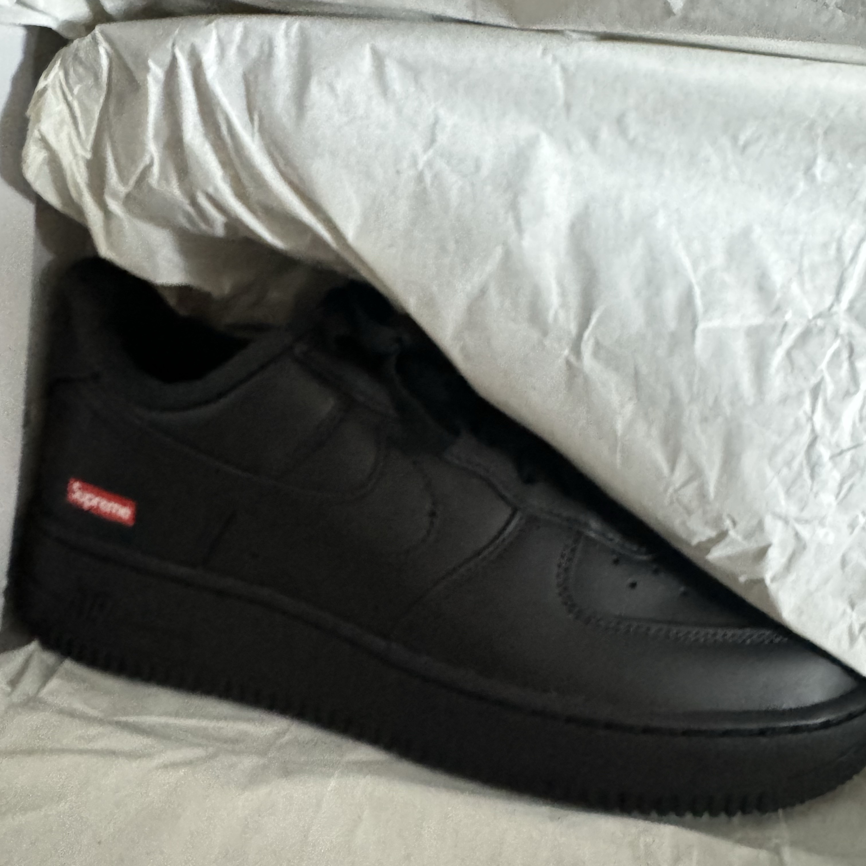 Nike x Supreme Air Force 1 Low Black 착용 스타일
