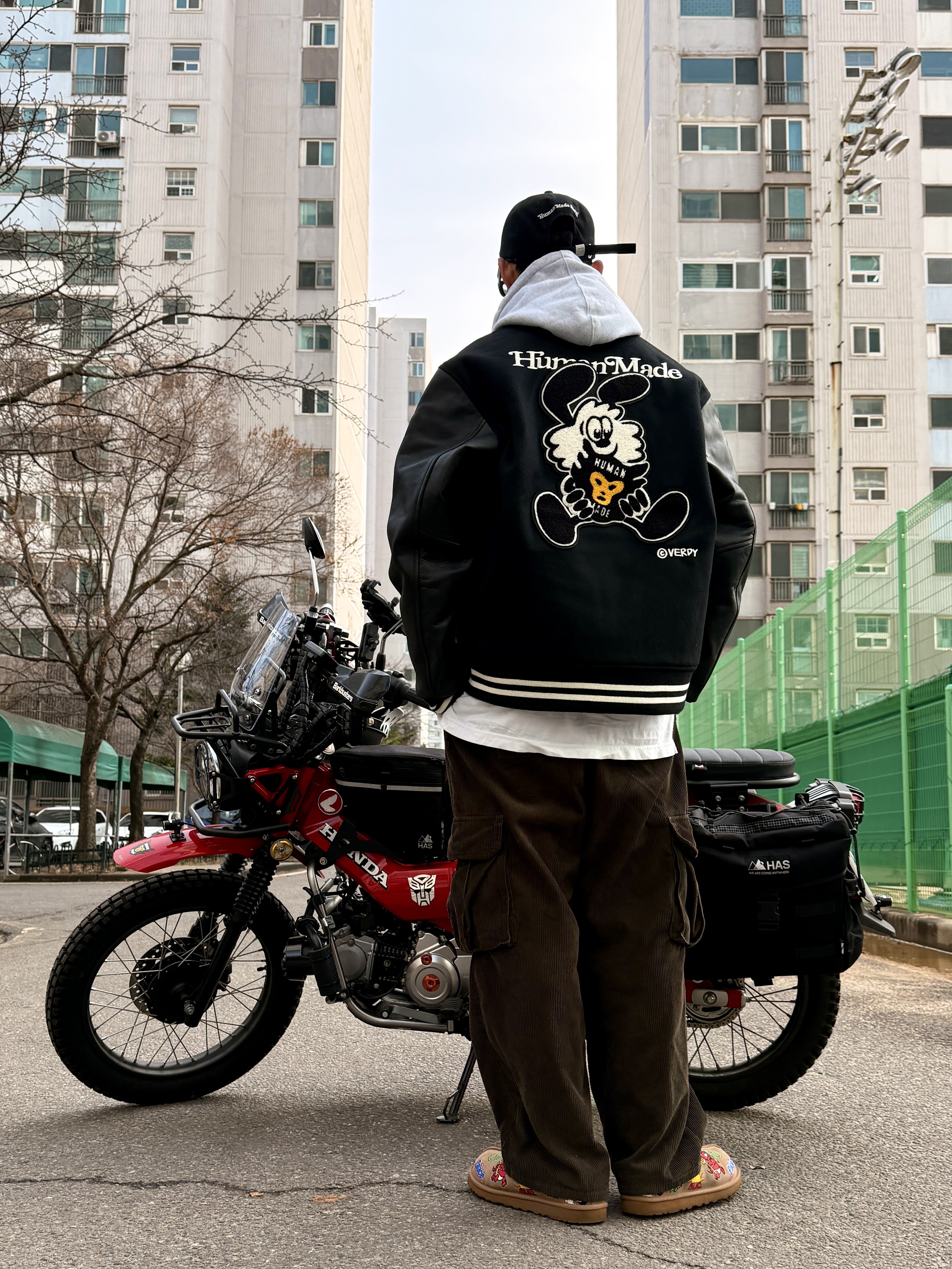 Human Made x Verdy Varsity Jacket #1 Black, UGG x Palace Tasman Slipper Chestnut 착용 스타일 - 1
