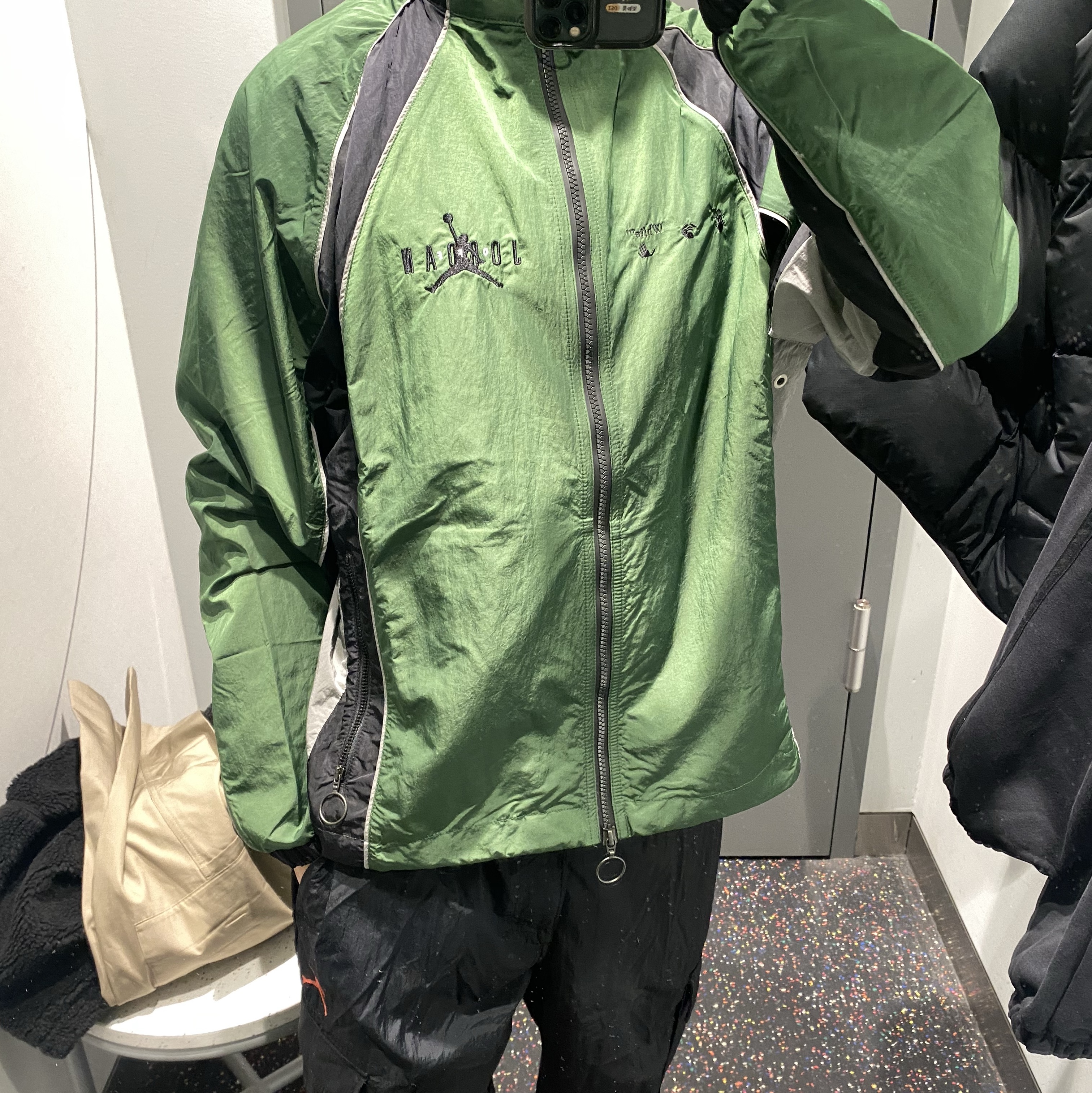 Jordan x Off-White Track Top Forest Green - Asia 착용 스타일 - 3