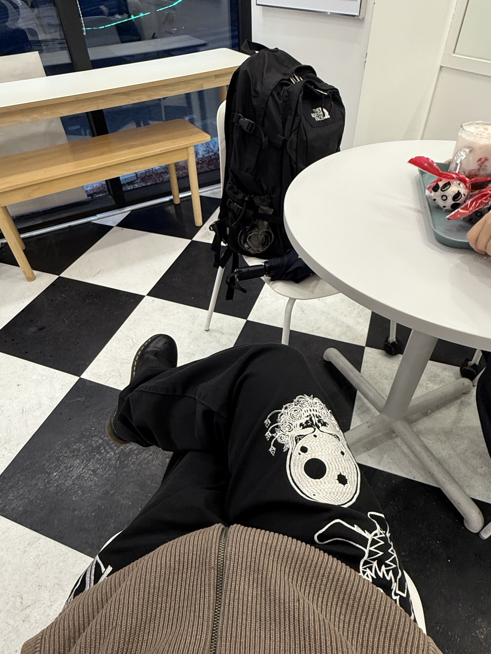 Dr. Martens 1461 Smooth Black, Thisisneverthat x Grateful Dead Iconography Work Pants Off Black 착용 스타일 - 3