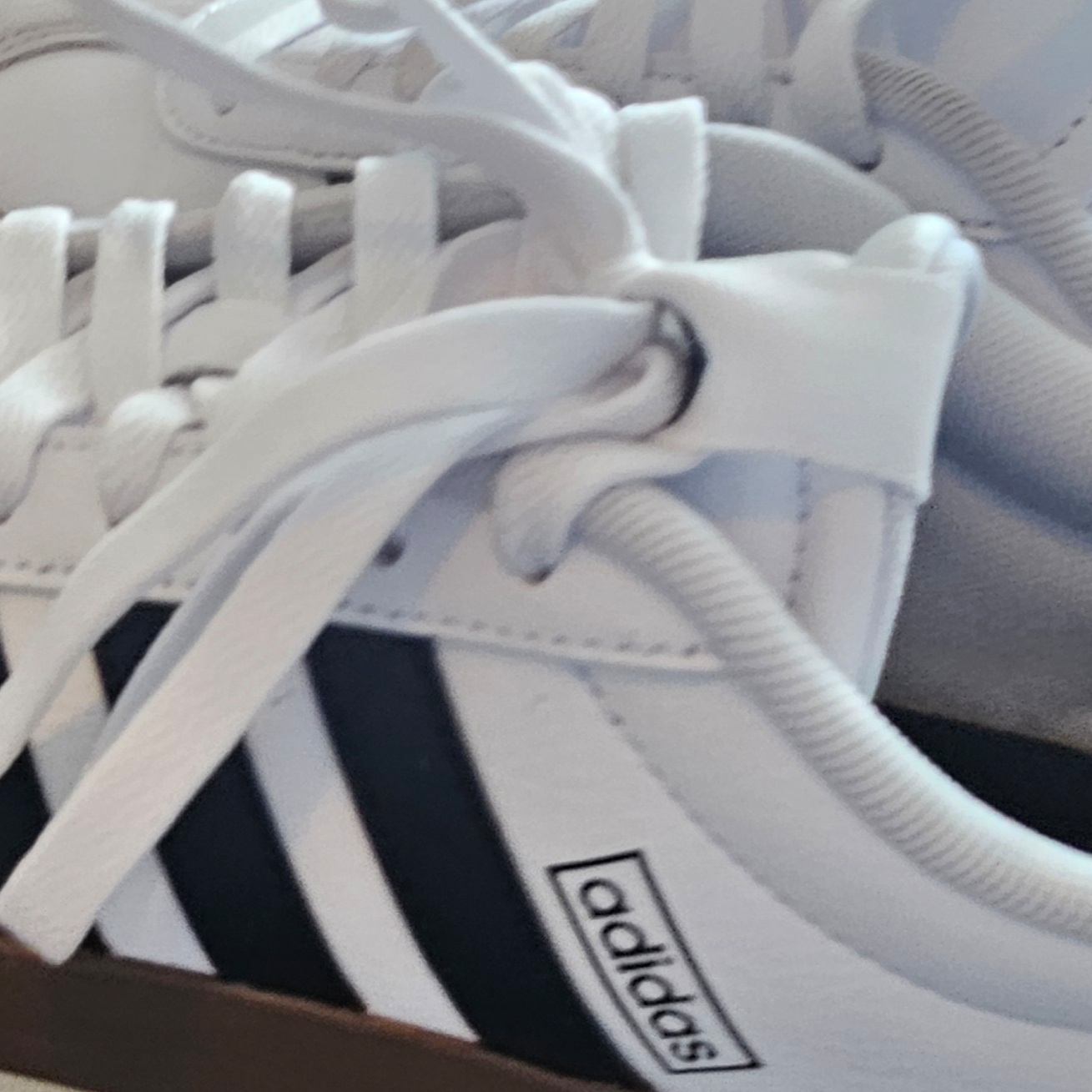 Adidas VL Court 3.0 Cloud White Core Black 착용 스타일