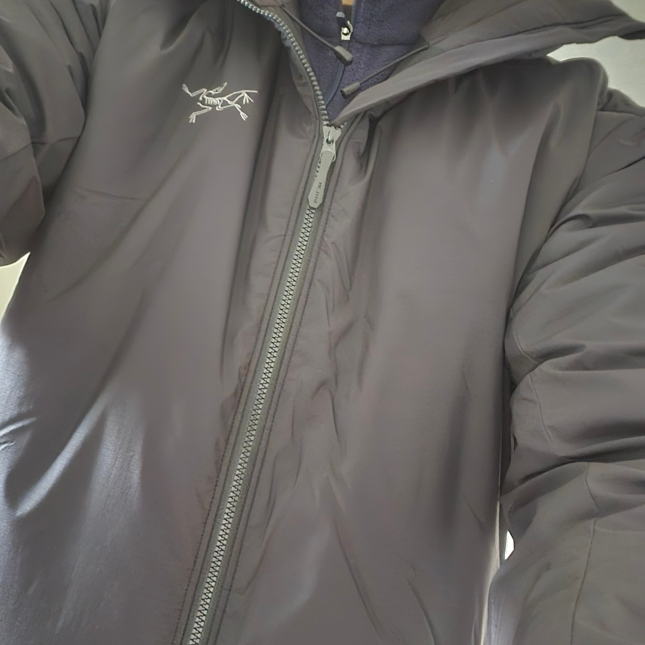 Arc'teryx Atom Heavyweight Hoody Black 착용 스타일