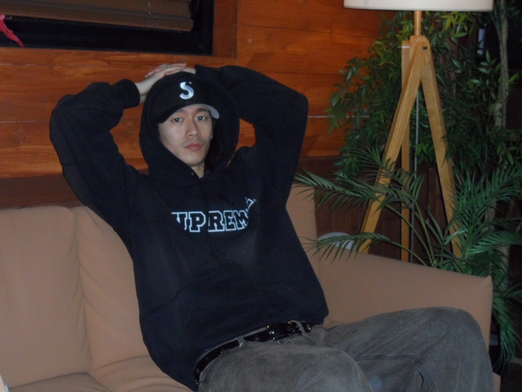 Stussy Royal Suit Dress Belt Black, Supreme Gold Cross S Logo New Era Black - 24SS 착용 스타일