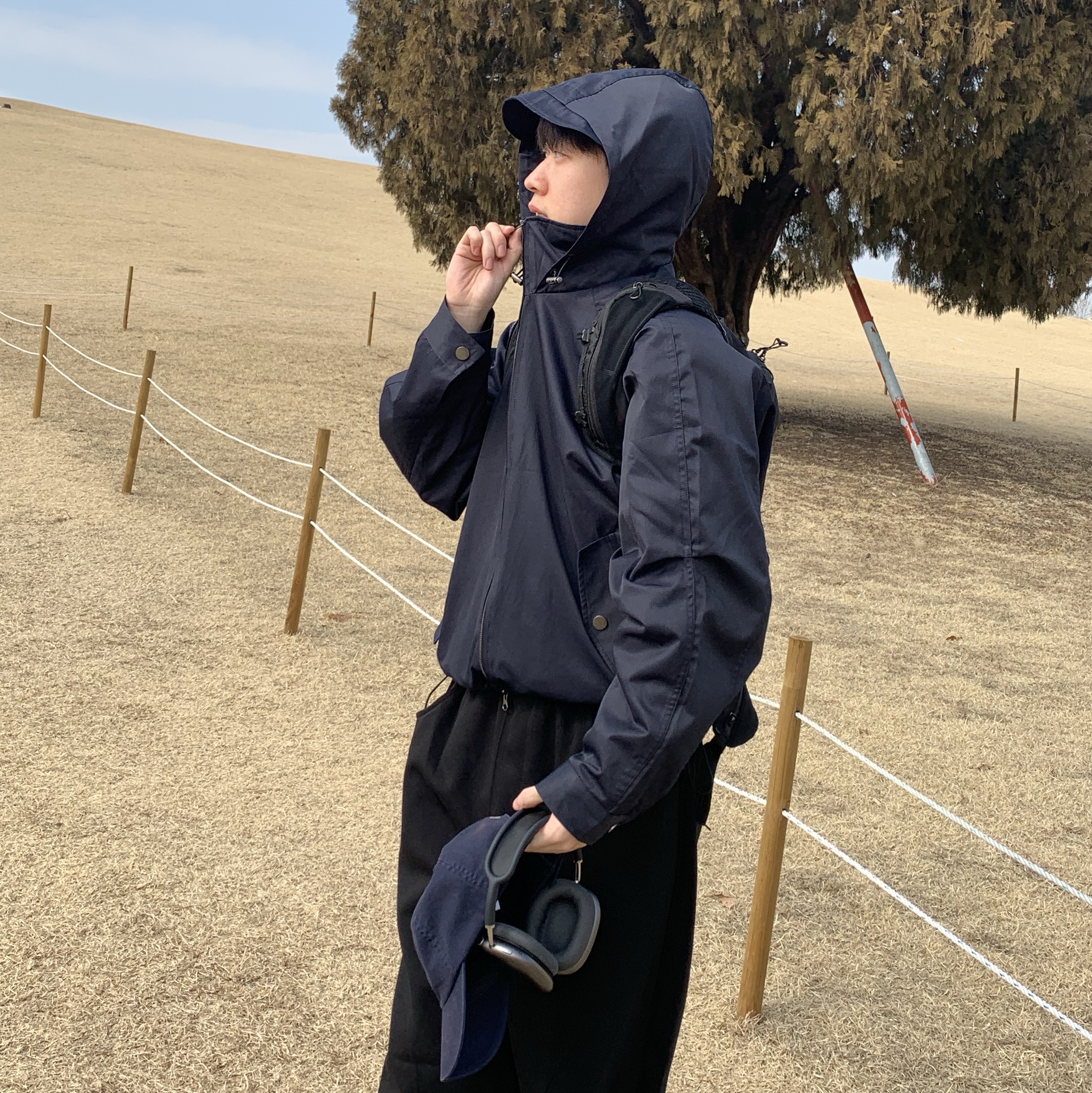 Salomon Trailblazer 20 Black, Apple AirPods Max Lightning Space Gray (Korean Ver.) 착용 스타일 - 3