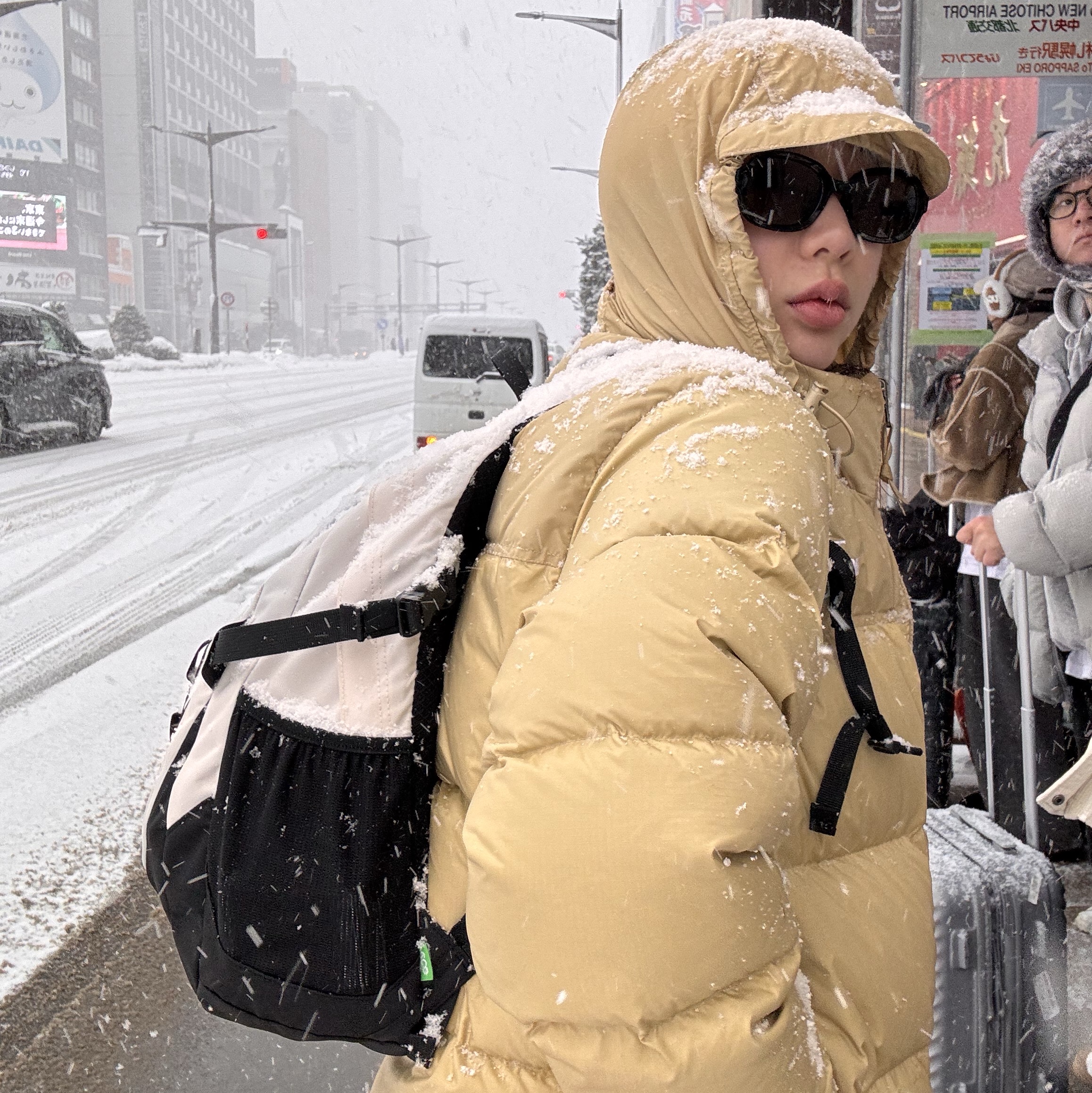(W) The North Face 1996 Retro Nuptse Jacket Khaki Stone, The North Face Mini Shot Vanilla 착용 스타일 - 2