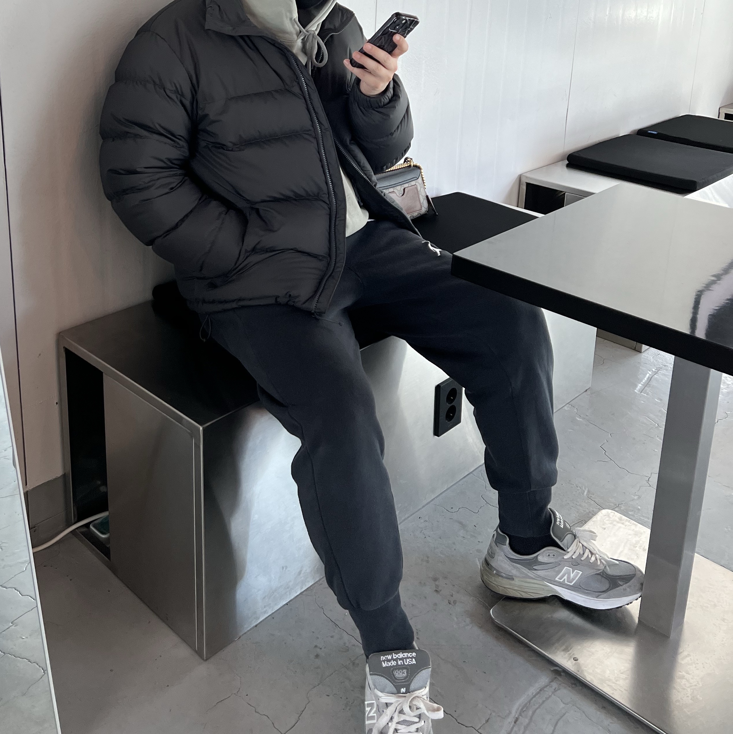 The North Face 1992 Nuptse Jacket Charcoal, New Balance 993 Made in USA Grey - D Standard 착용 스타일