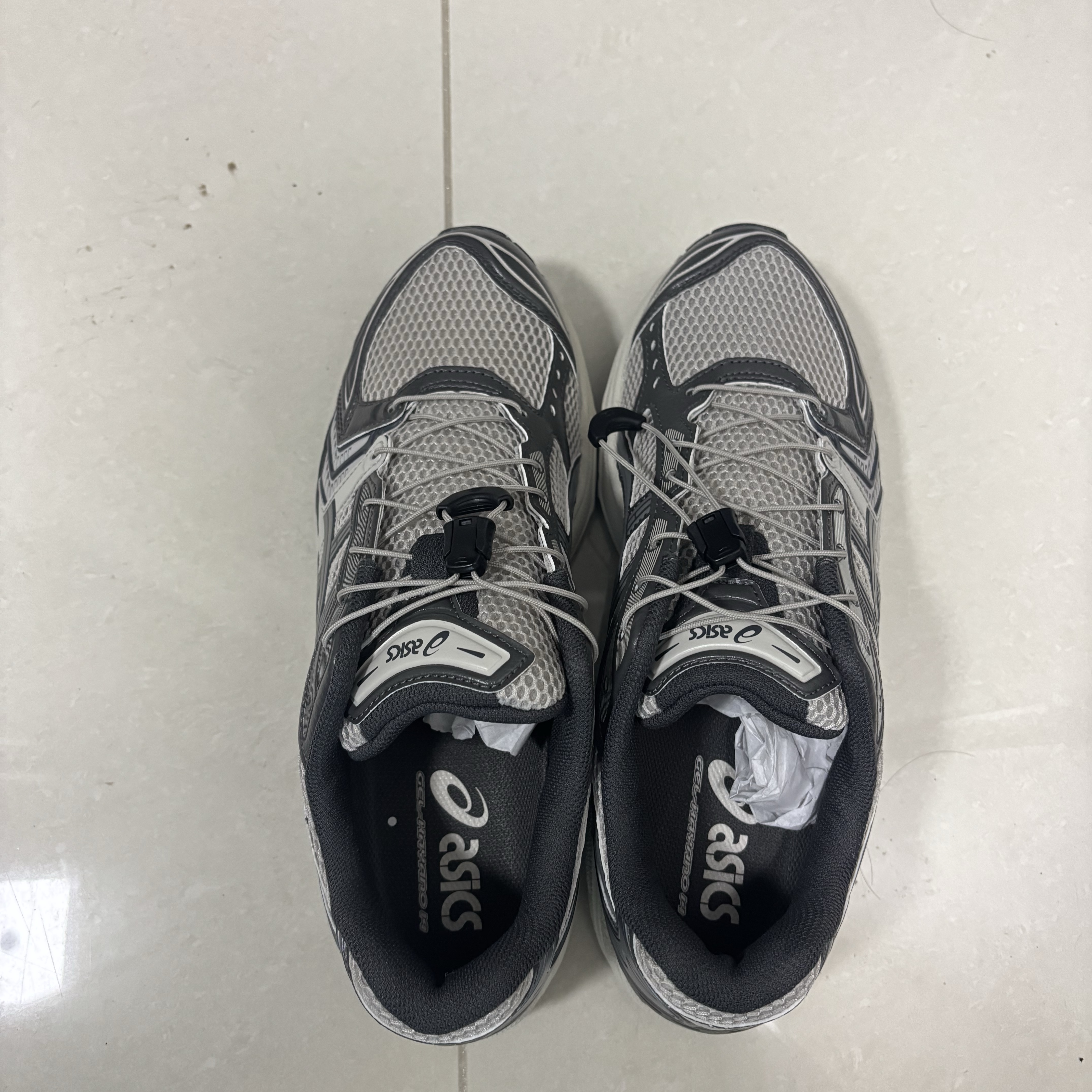 Asics Unlimited Gel-Kayano 14 Oyster Grey Clay Grey 착용 스타일