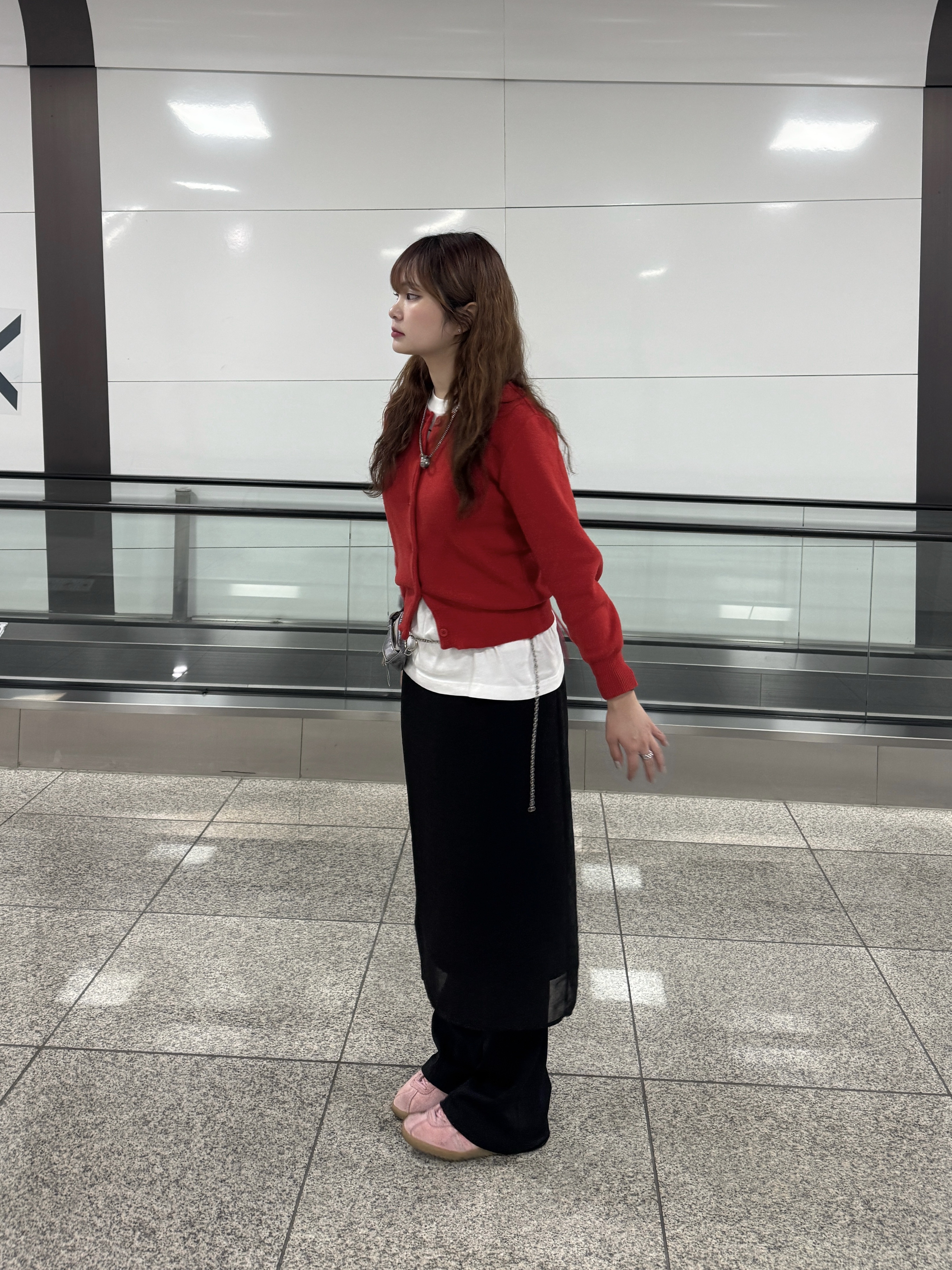 Adidas Bermuda Glow Pink 착용 스타일 - 3