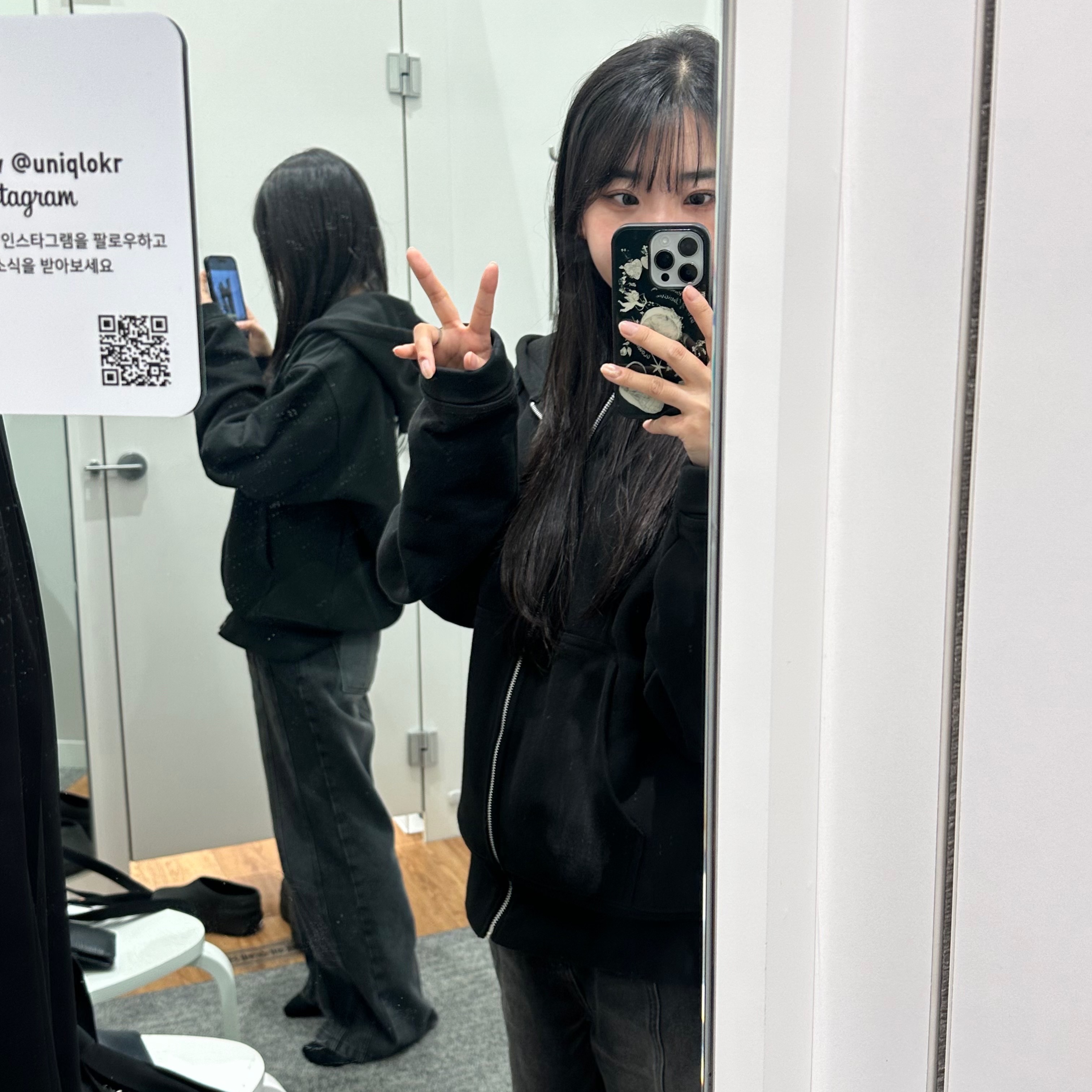Stussy Basic Zip Hoodie Black 착용 스타일 - 3