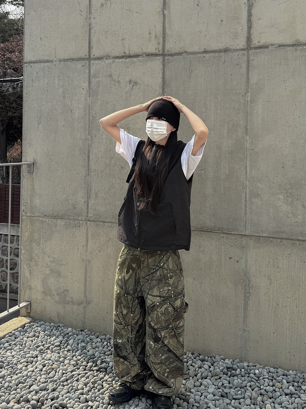 Oakley Light Breathe Triple Black, Oakley Session Beanie Blackout 착용 스타일 - 3