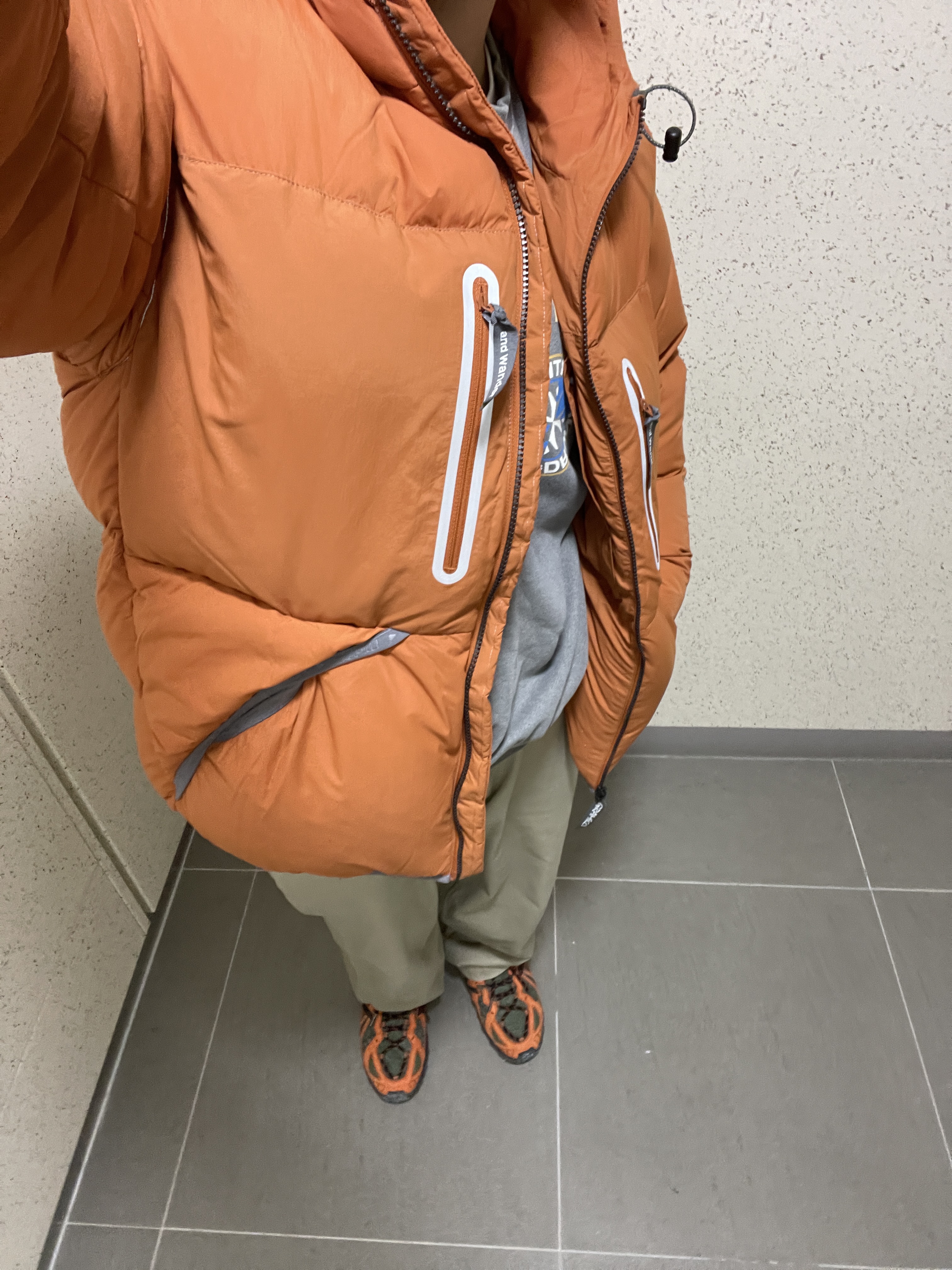 New Balance x Joe Freshgoods Beneath the Surface 610 Lil Swamps Orange, Thisisneverthat x Gramicci Mountain Cap Khaki 착용 스타일 - 2