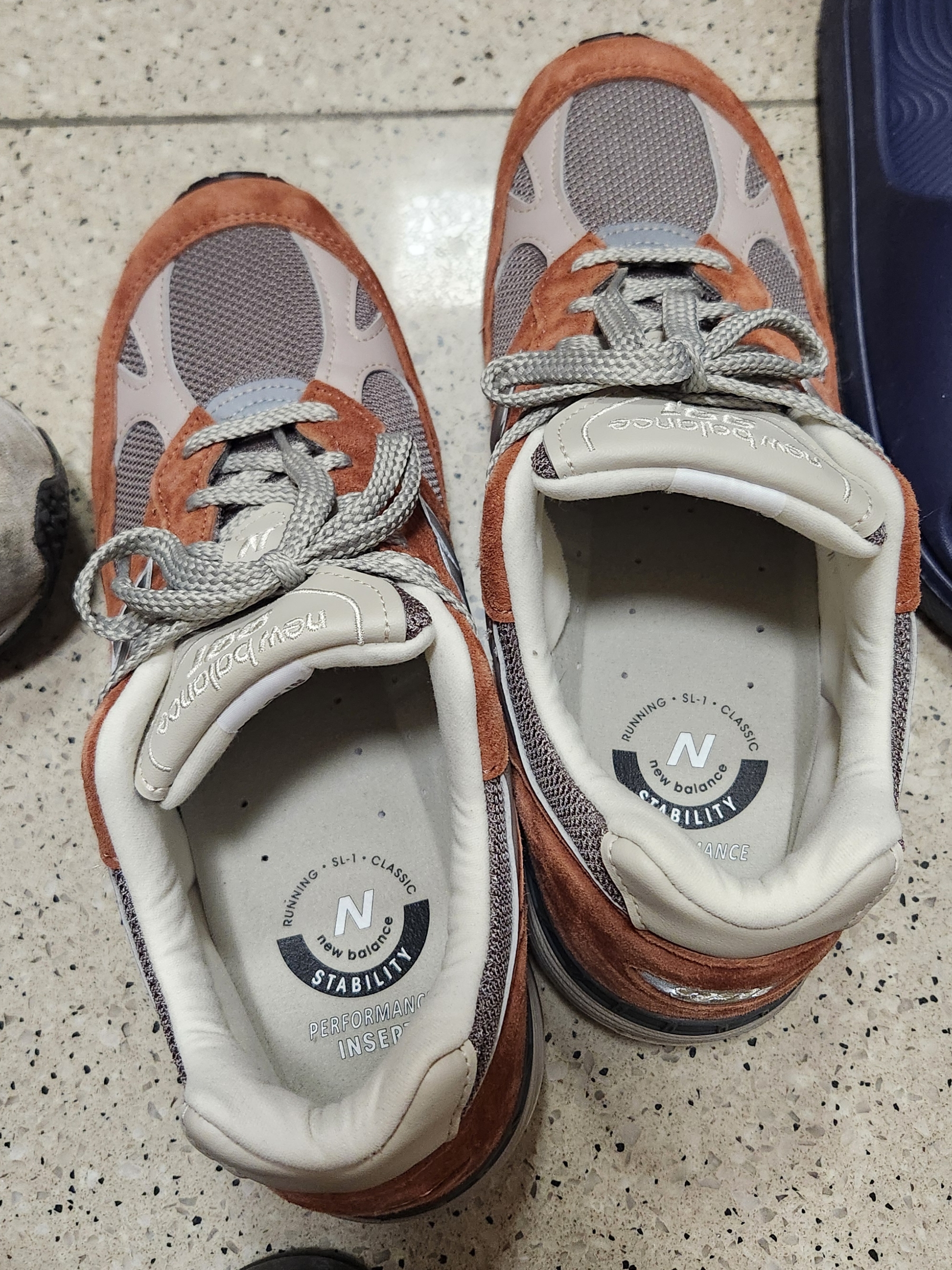 New Balance 991 Made in UK Sequoia Falcon 착용 스타일