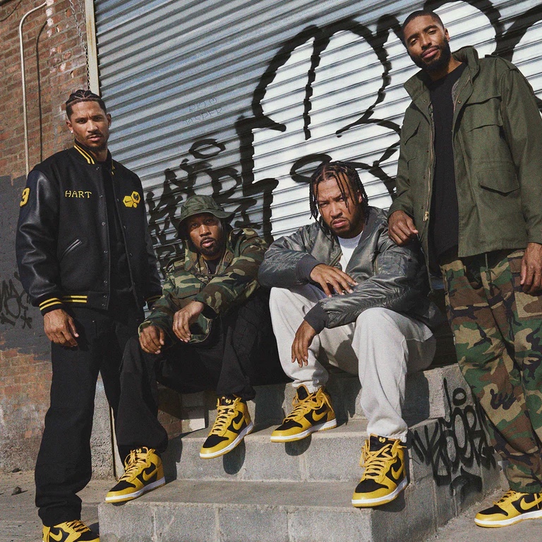 Nike Wu-Tang Clan Dunk High Black and Pollen 착용 스타일