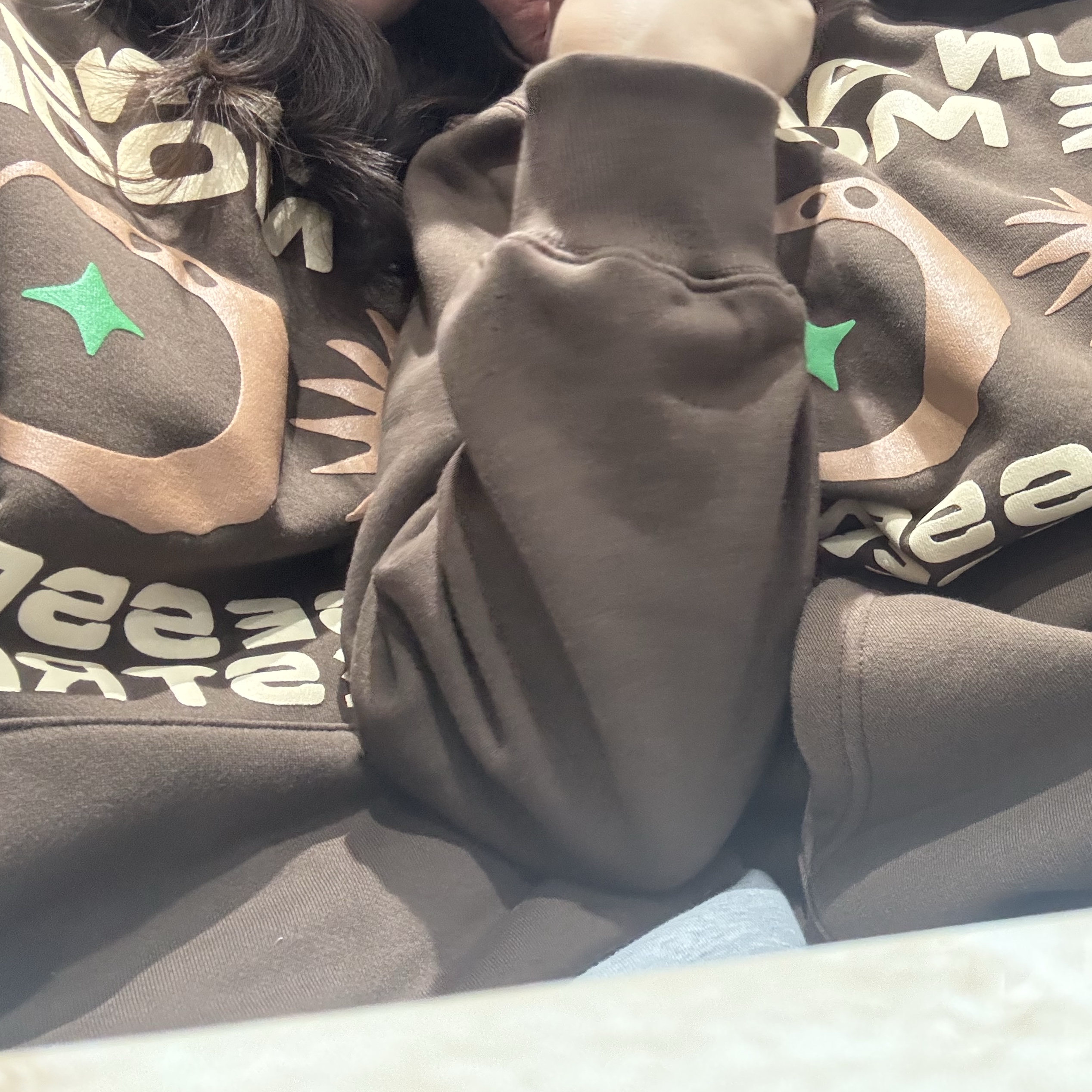 POTS All Day Hoodie Brown 착용 스타일