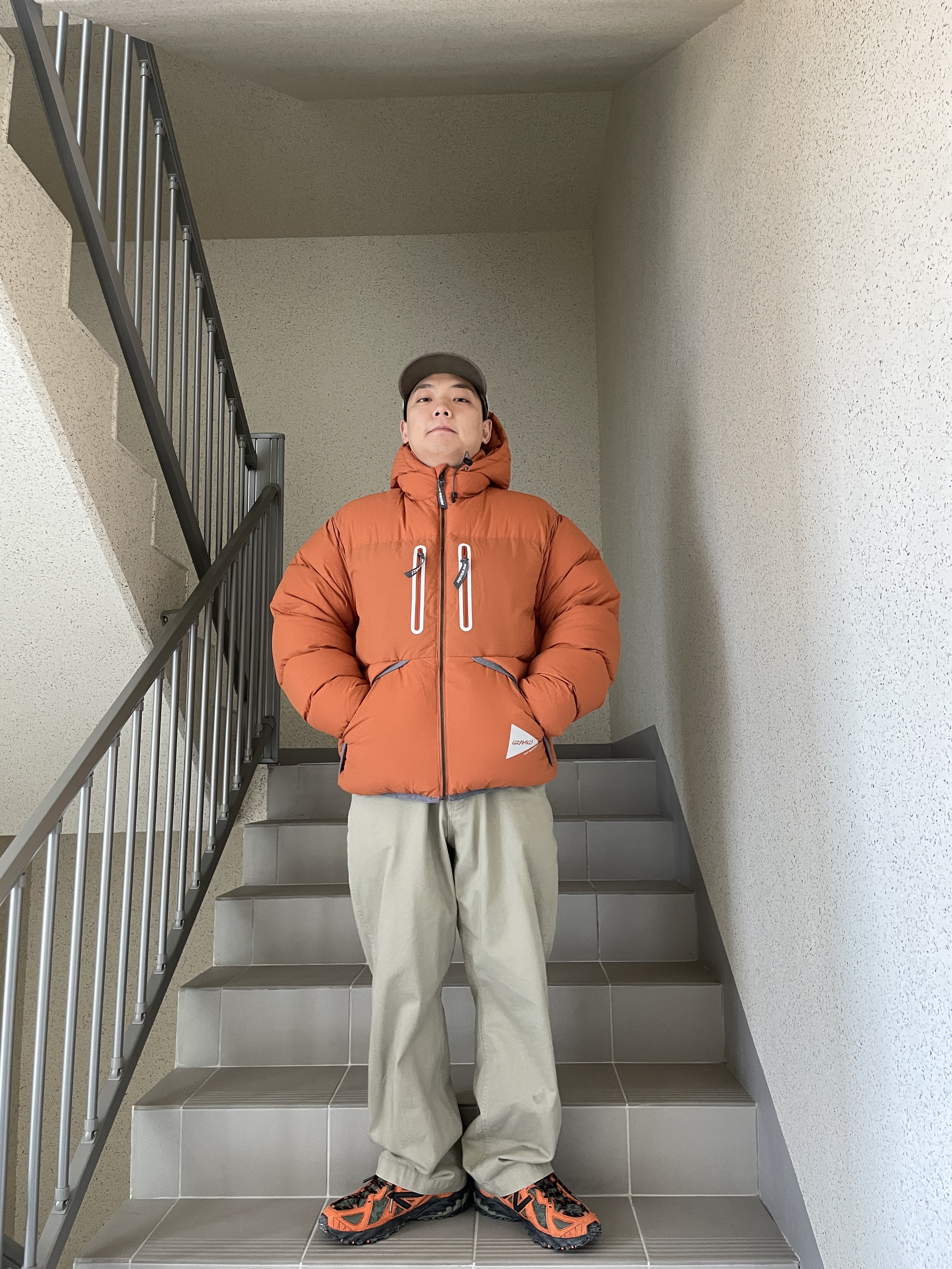 New Balance x Joe Freshgoods Beneath the Surface 610 Lil Swamps Orange, Thisisneverthat x Gramicci Mountain Cap Khaki 착용 스타일 - 5
