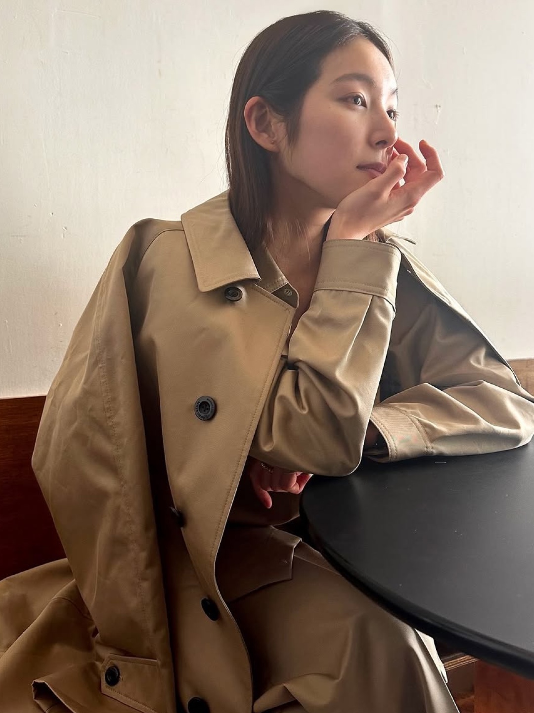(W) Auralee Super Fine Tropical Wool Slacks Ivory Beige, (W) Zara x Kate Moss Wrap Blazer Ivory 착용 스타일 - 3