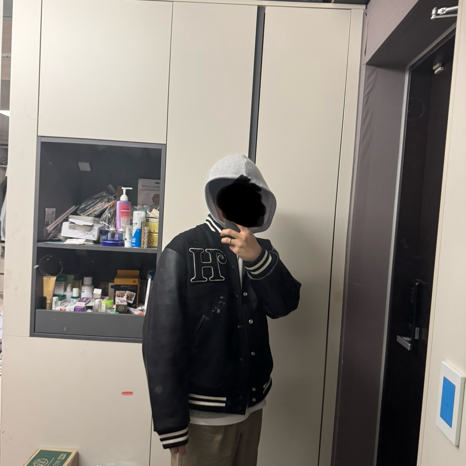 휴먼 메이드 x 베르디 바시티 자켓 #1 블랙 착용 스타일 - 2