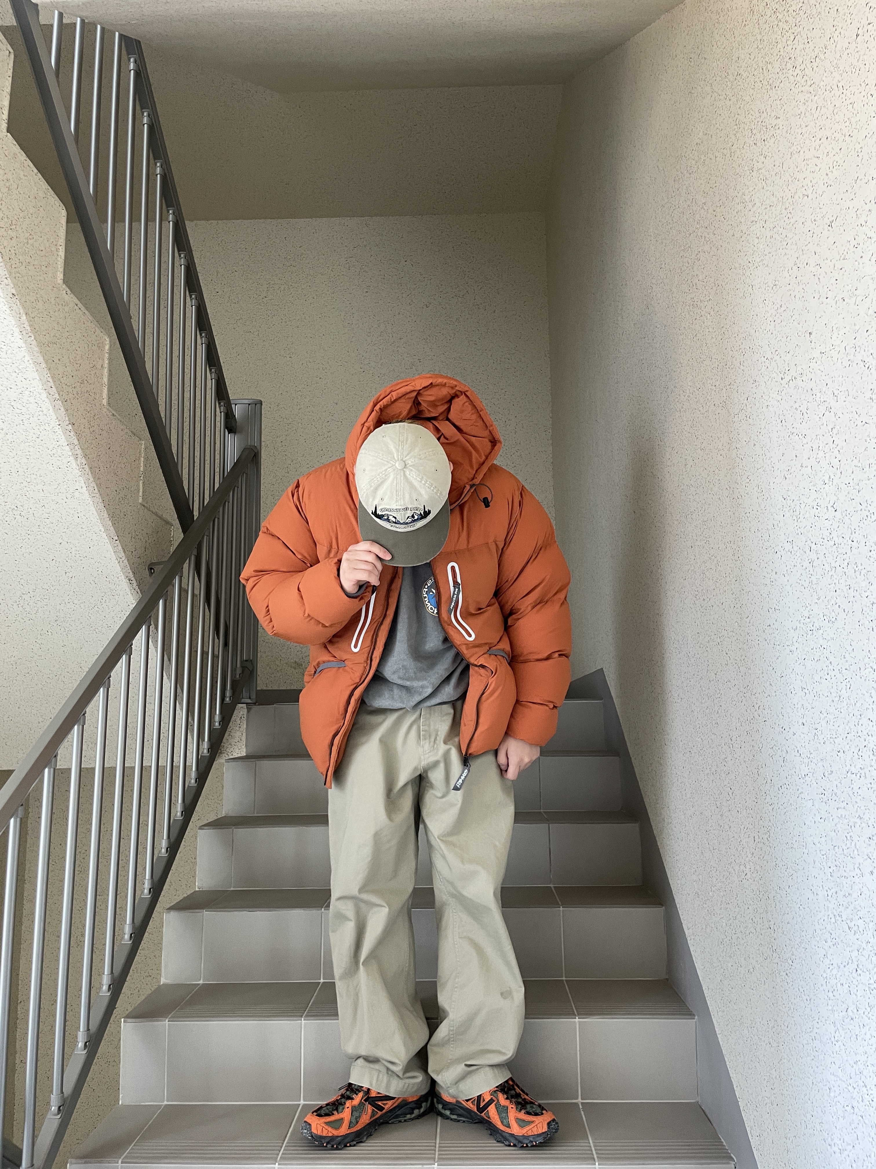 New Balance x Joe Freshgoods Beneath the Surface 610 Lil Swamps Orange, Thisisneverthat x Gramicci Mountain Cap Khaki 착용 스타일 - 4