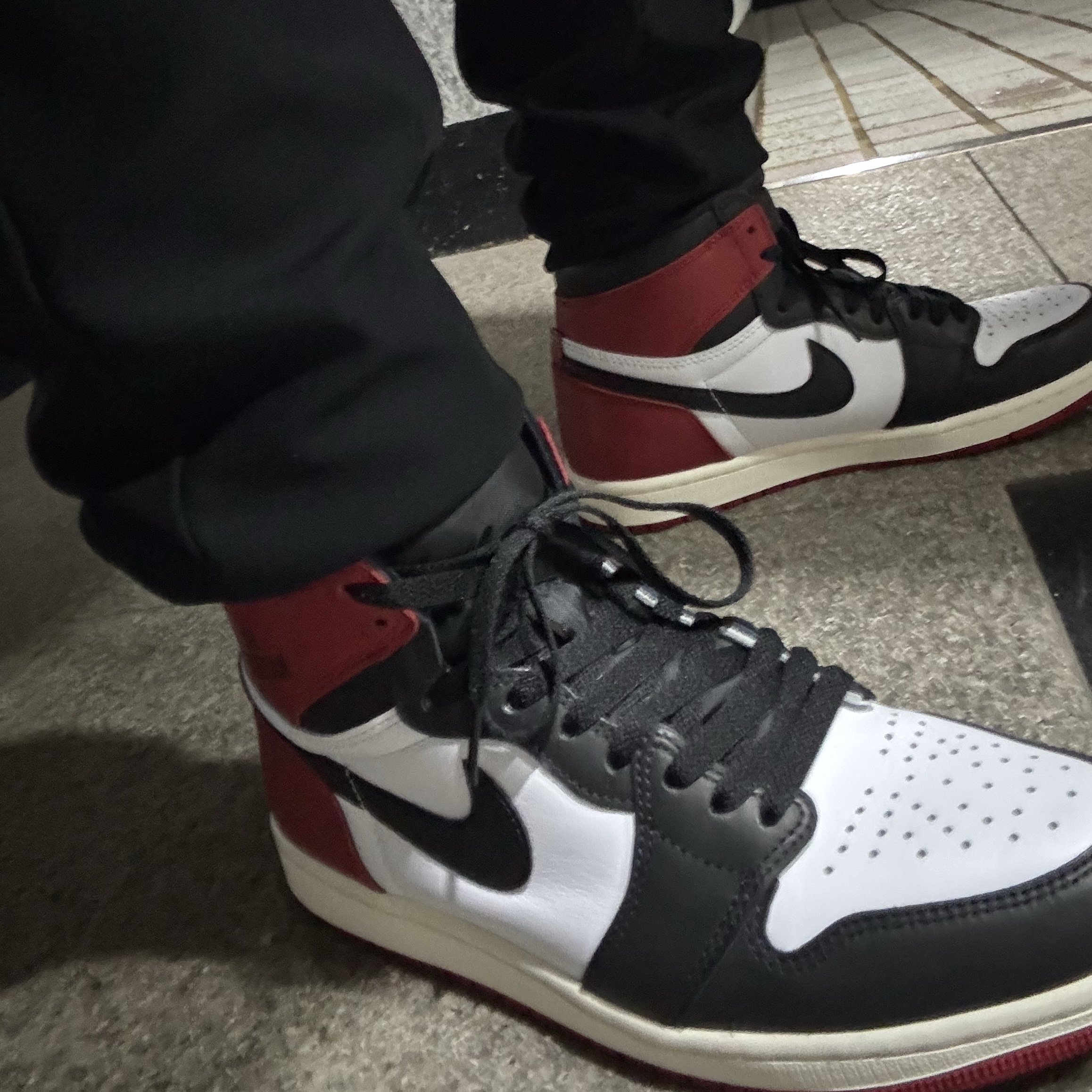 Jordan 1 Retro High OG Black Toe 착용 스타일