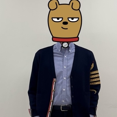 톰브라운 루나 뉴 이어 사선 브이넥 가디건 블루 착용 스타일 - 2