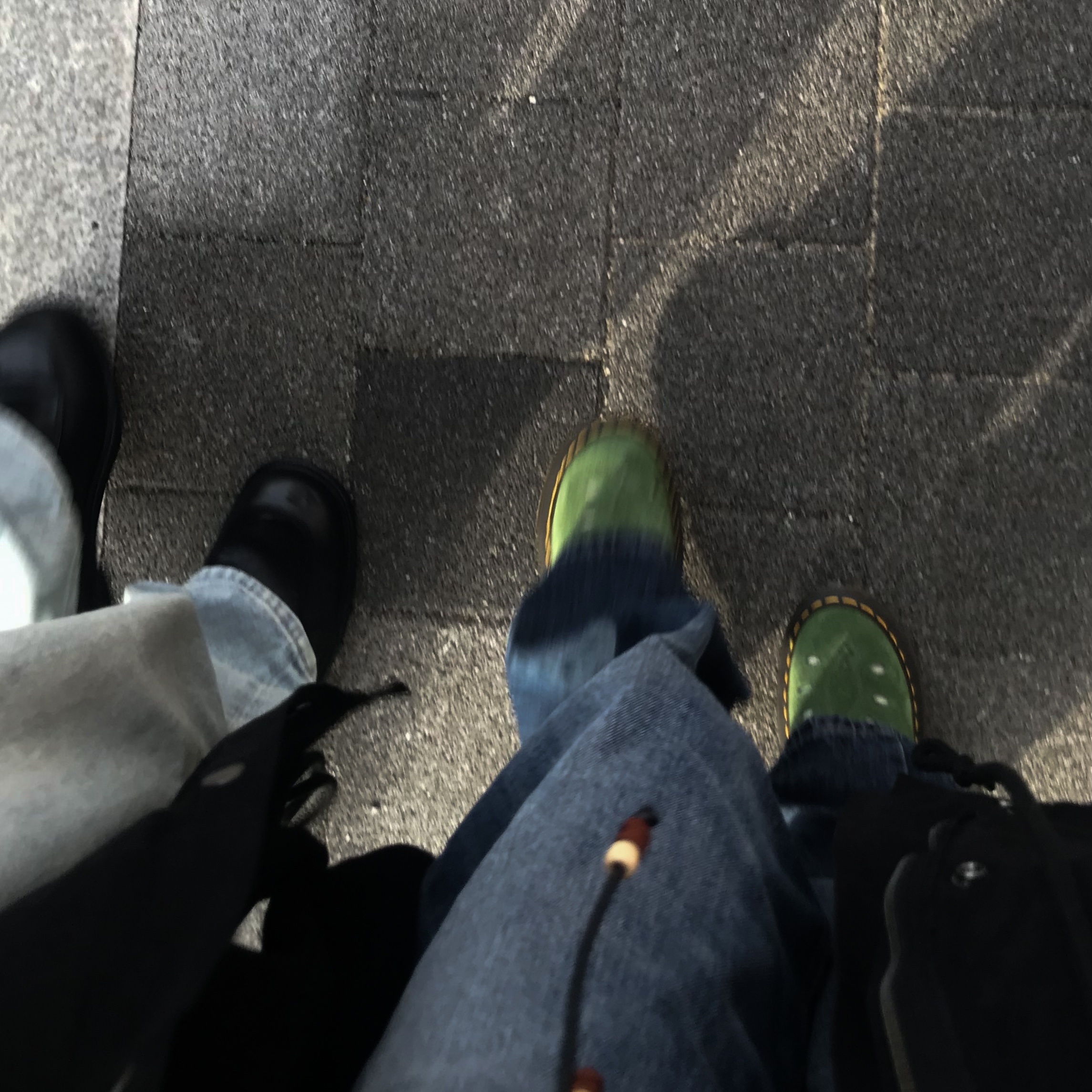 (W) Dr. Martens Jorge Desert Suede Green 착용 스타일
