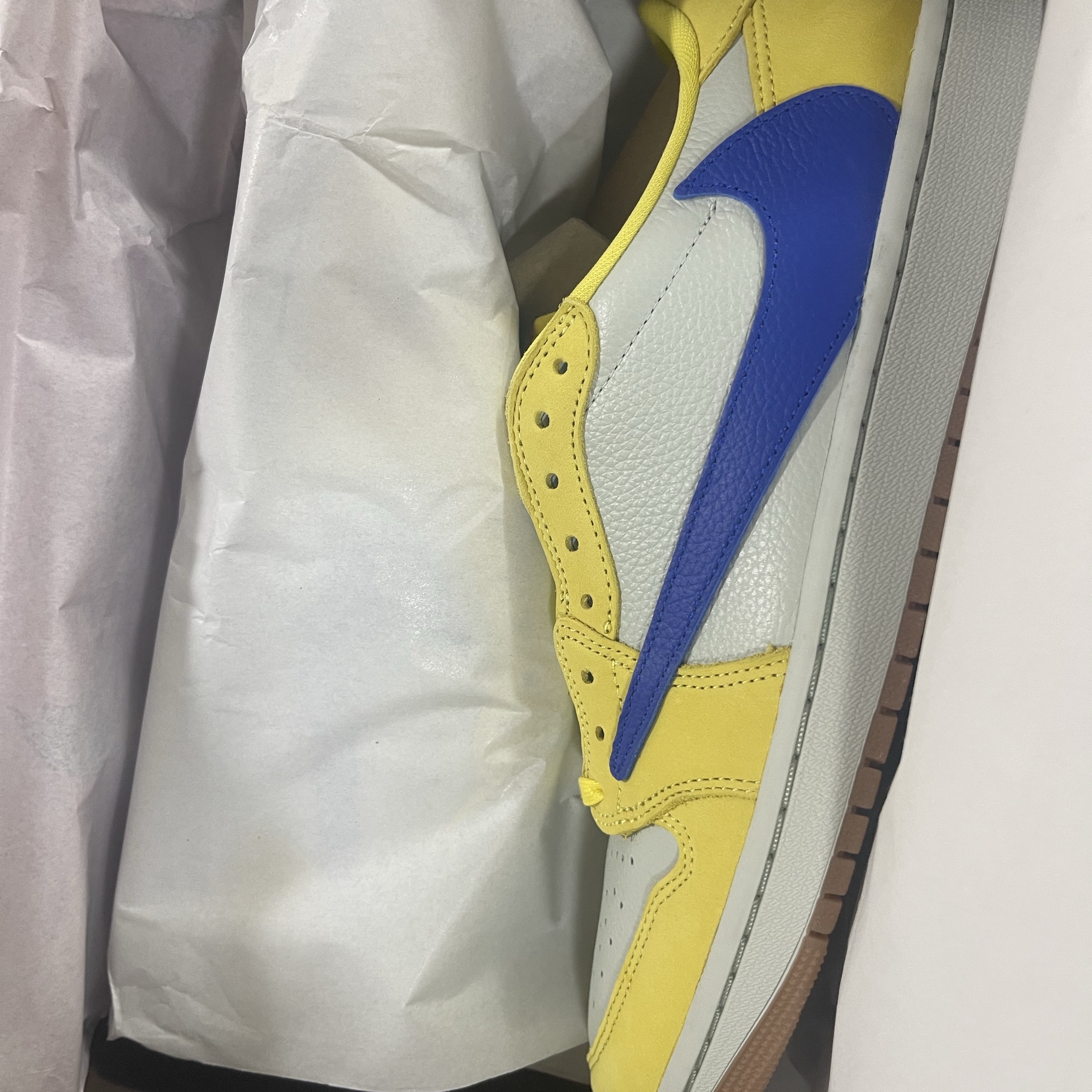 (W) Jordan 1 x Travis Scott Retro Low OG SP Canary 착용 스타일