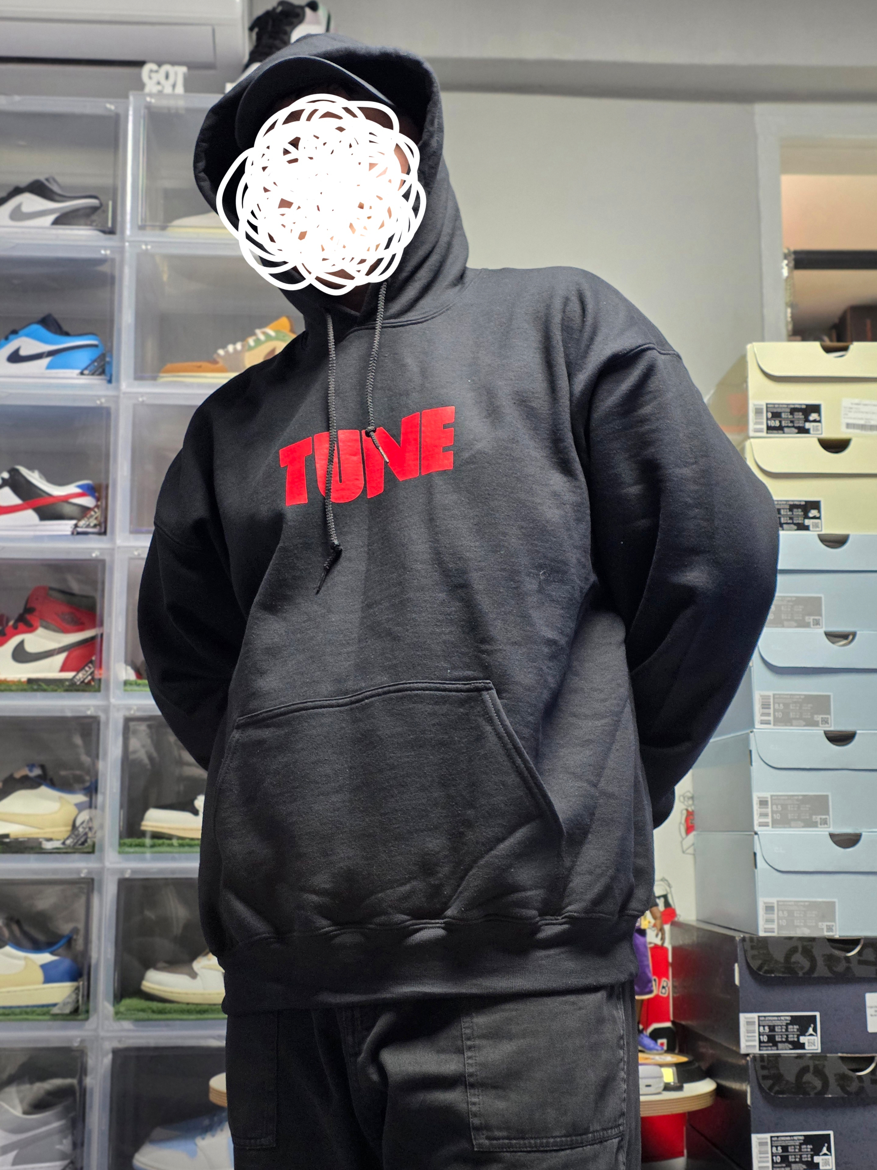 Tune x Jordan Hoodie Black Varsity Red 착용 스타일 - 2