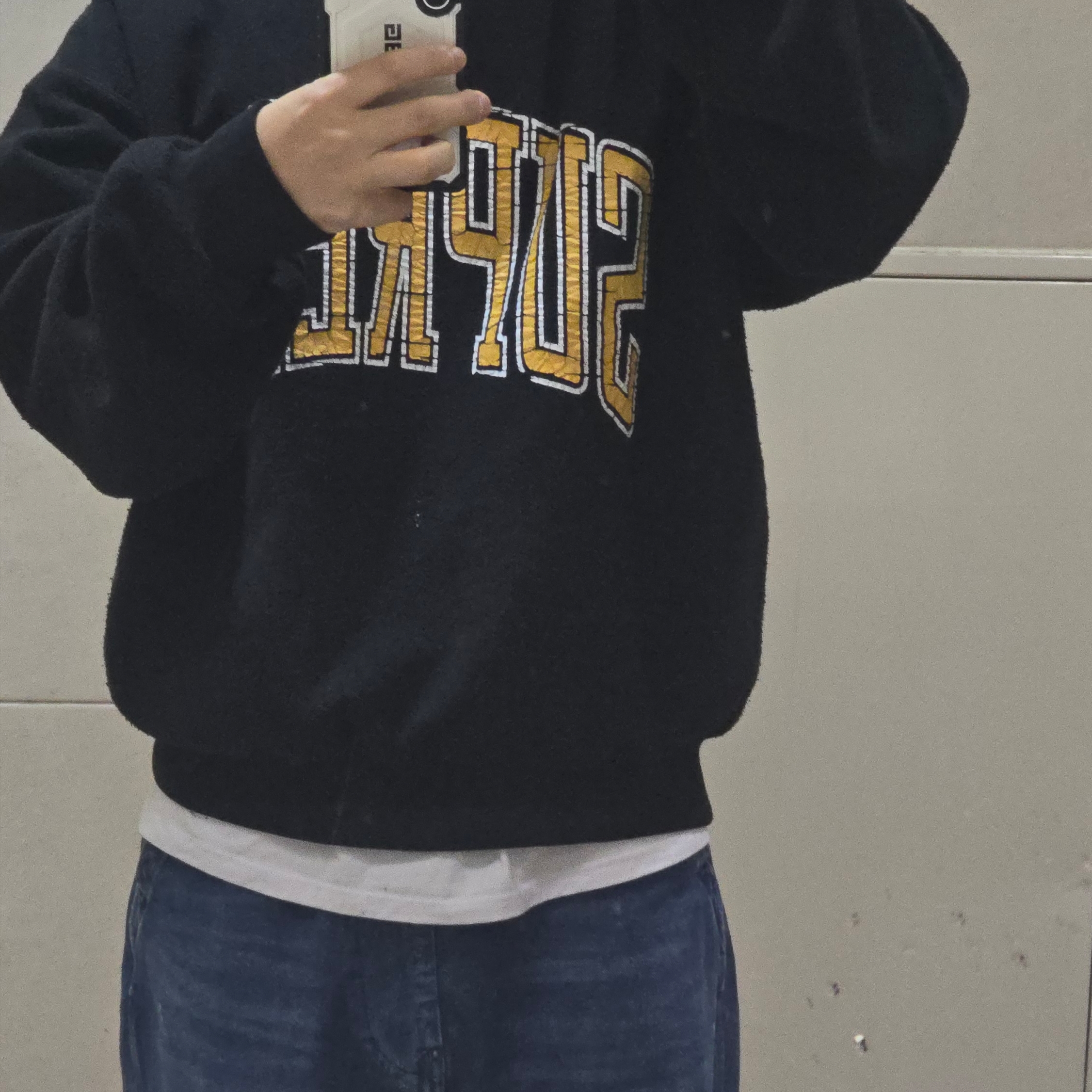 Supreme Inside Out Crewneck Black - 23FW 착용 스타일