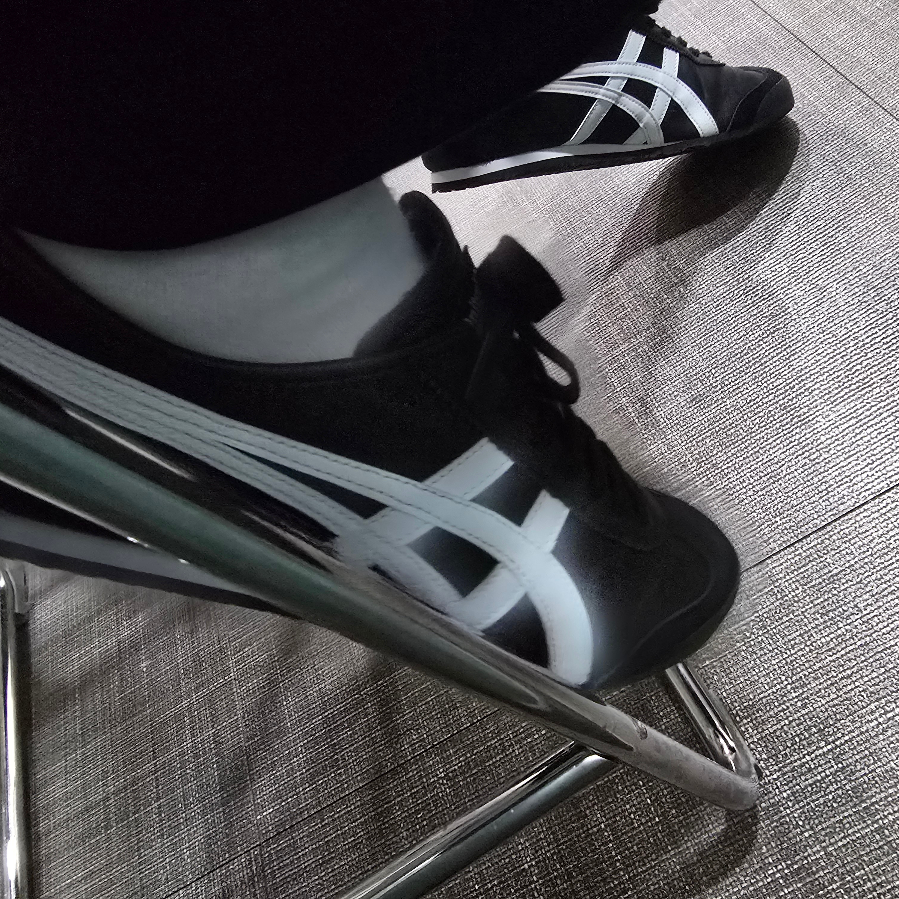 Onitsuka Tiger Mexico 66 Black White 착용 스타일 - 3